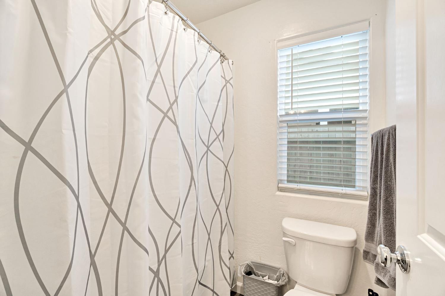 1533 Concord Ave, Madera, CA 93637