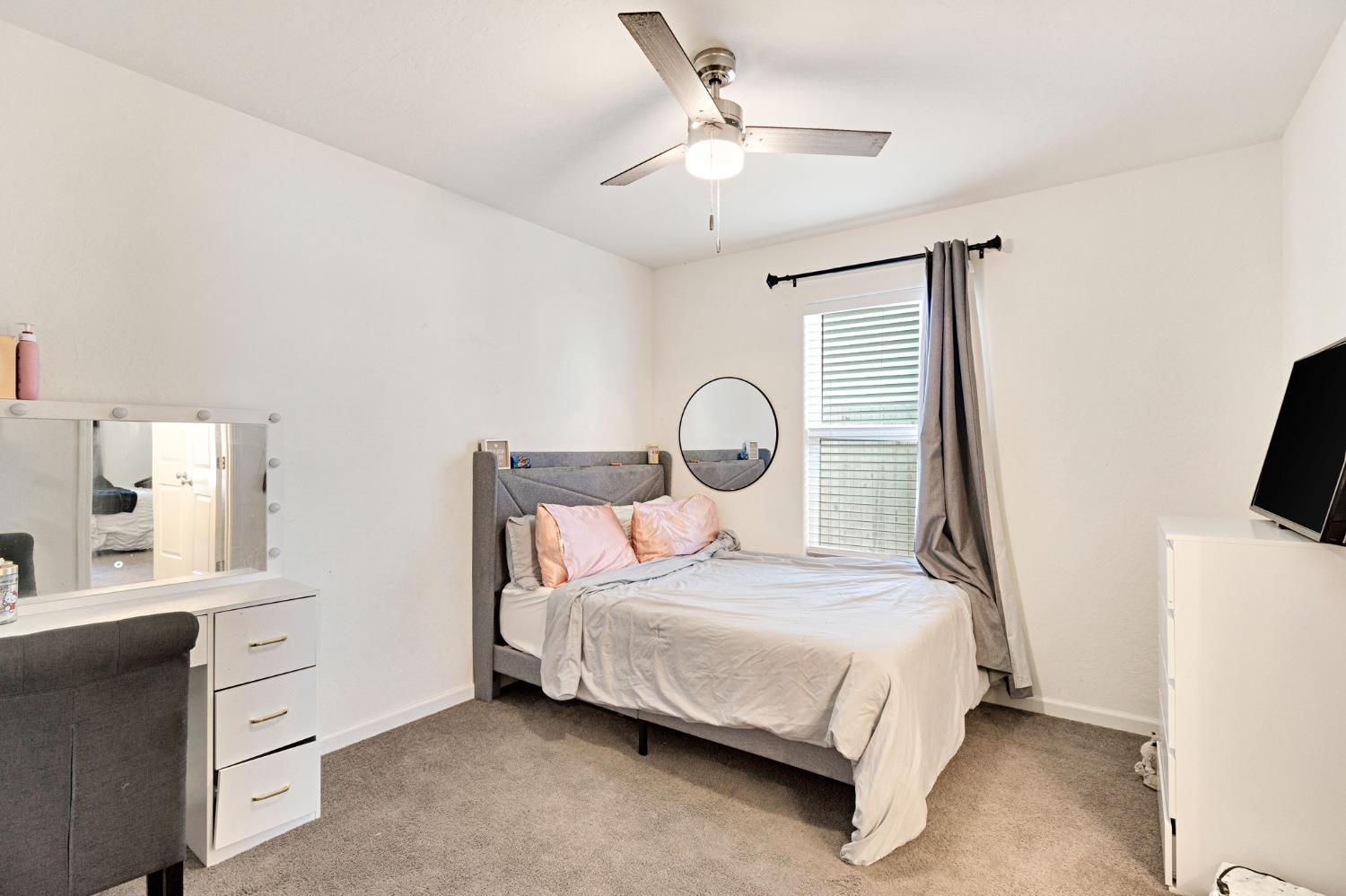 1533 Concord Ave, Madera, CA 93637