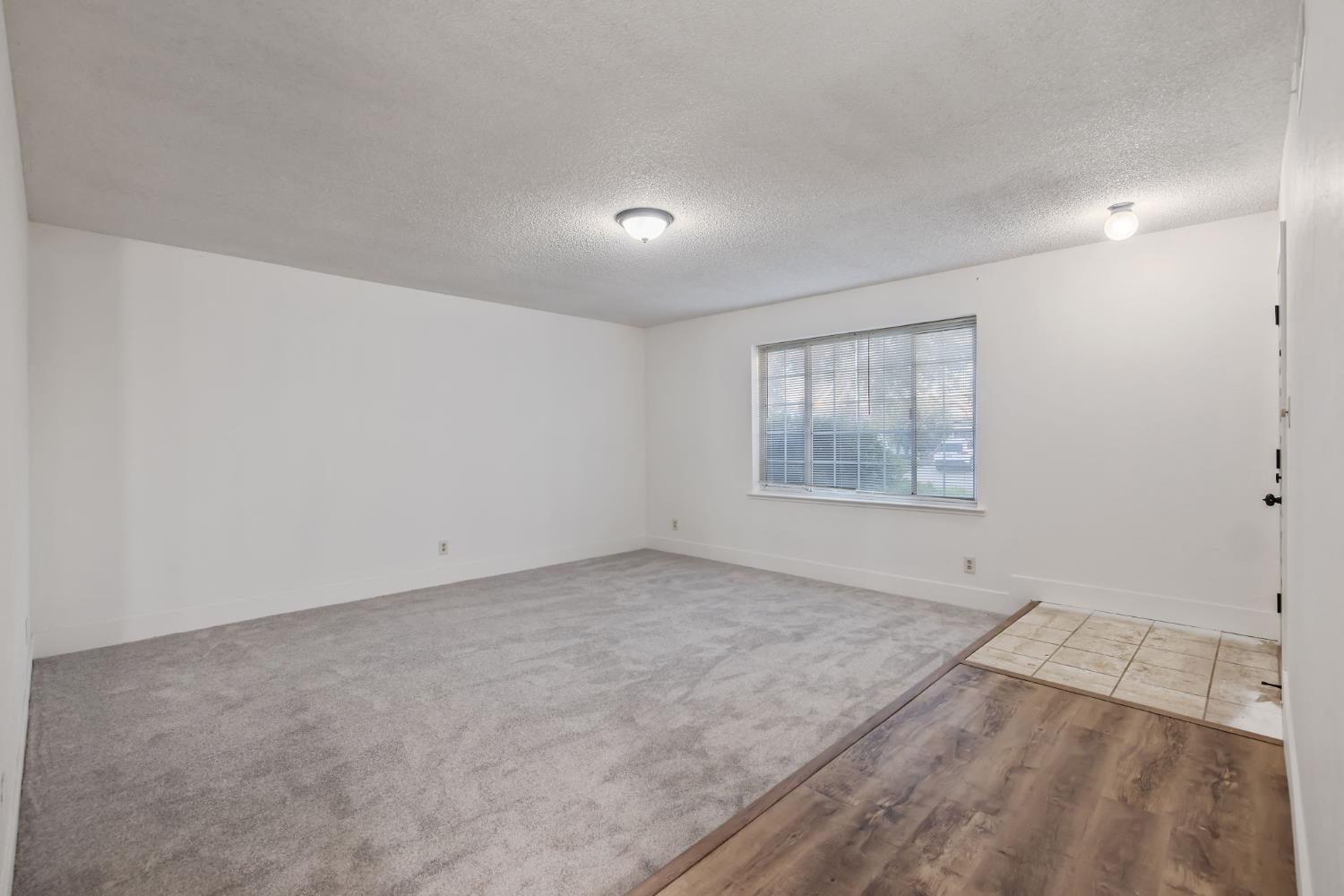 4652 W Richert Ave, Fresno, CA 93722