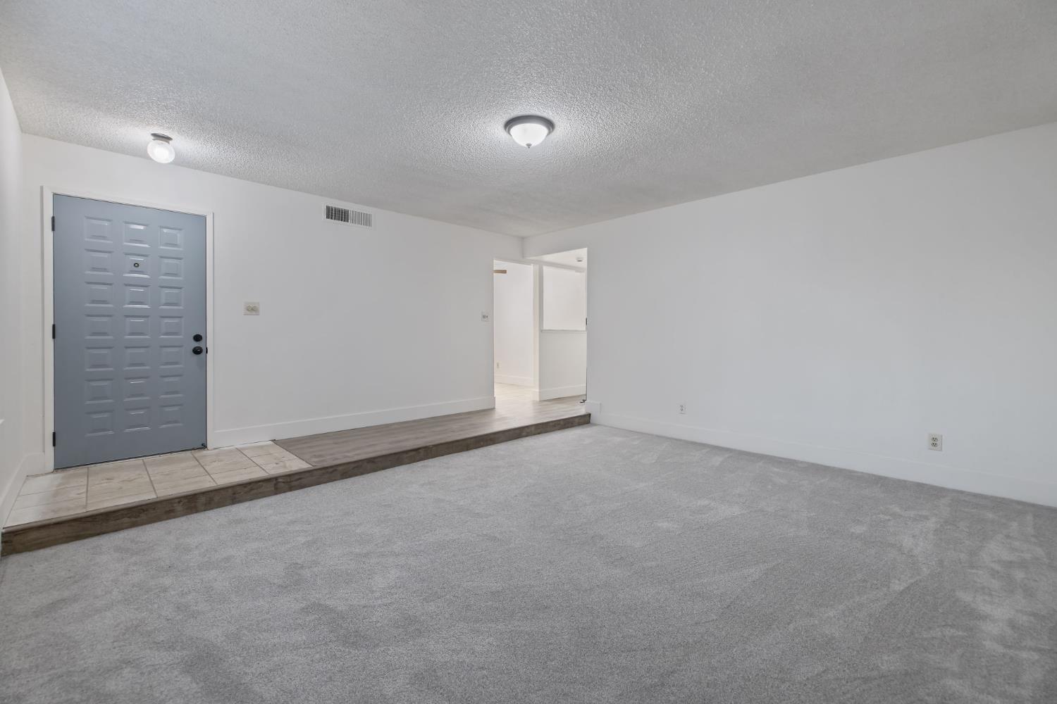 4652 W Richert Ave, Fresno, CA 93722