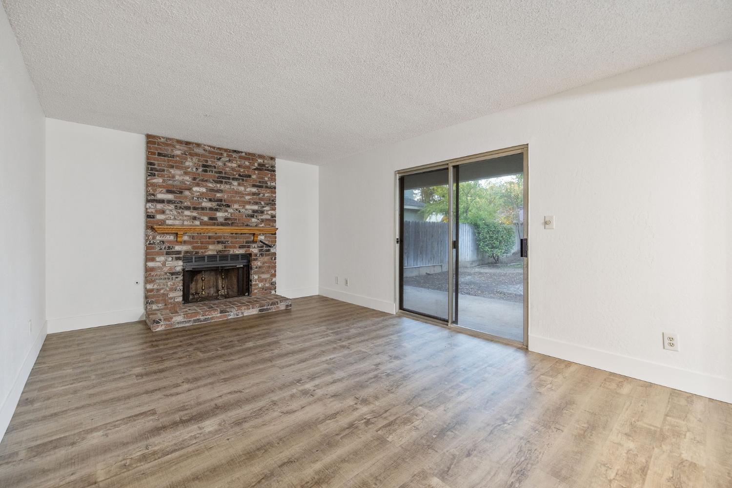4652 W Richert Ave, Fresno, CA 93722