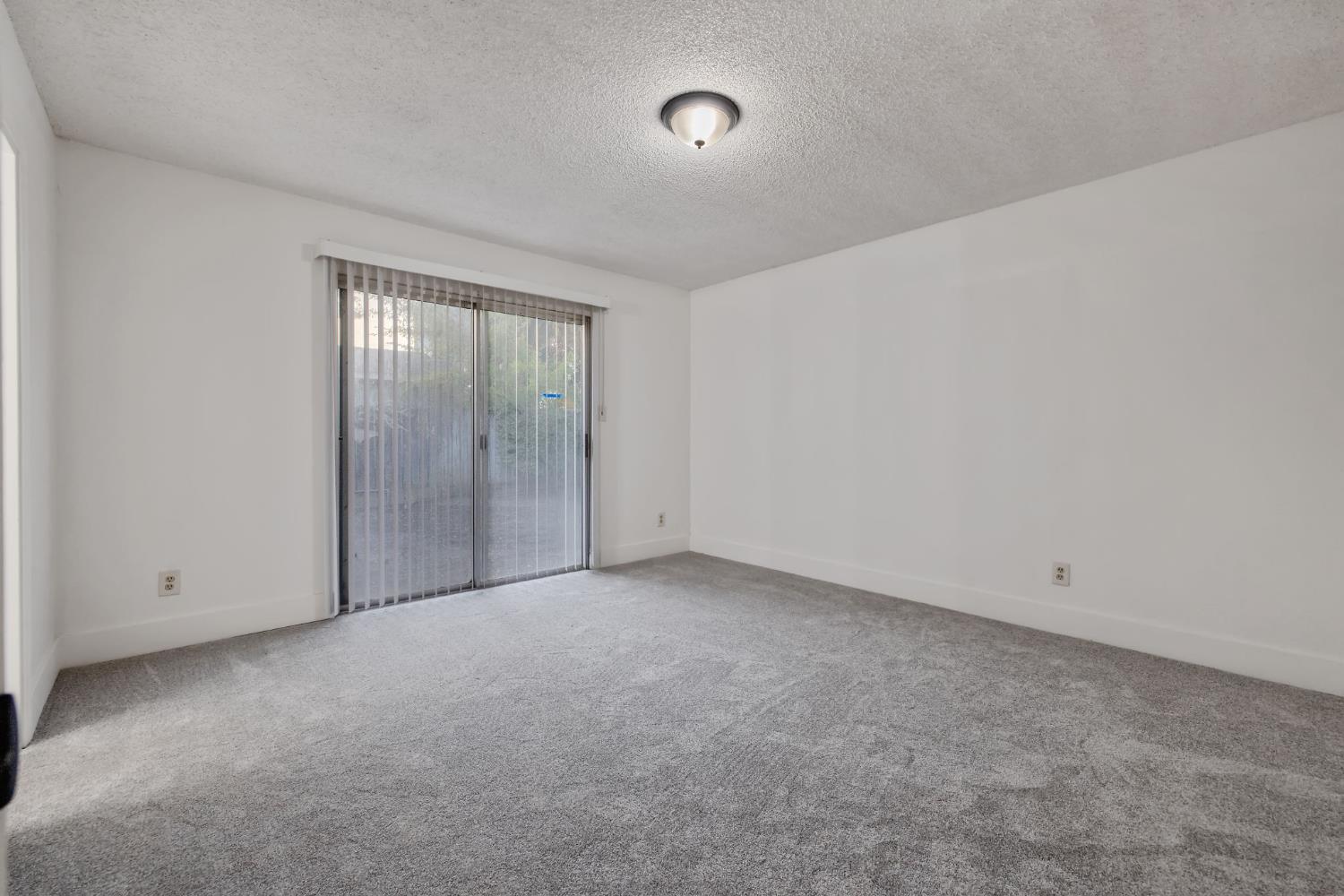 4652 W Richert Ave, Fresno, CA 93722