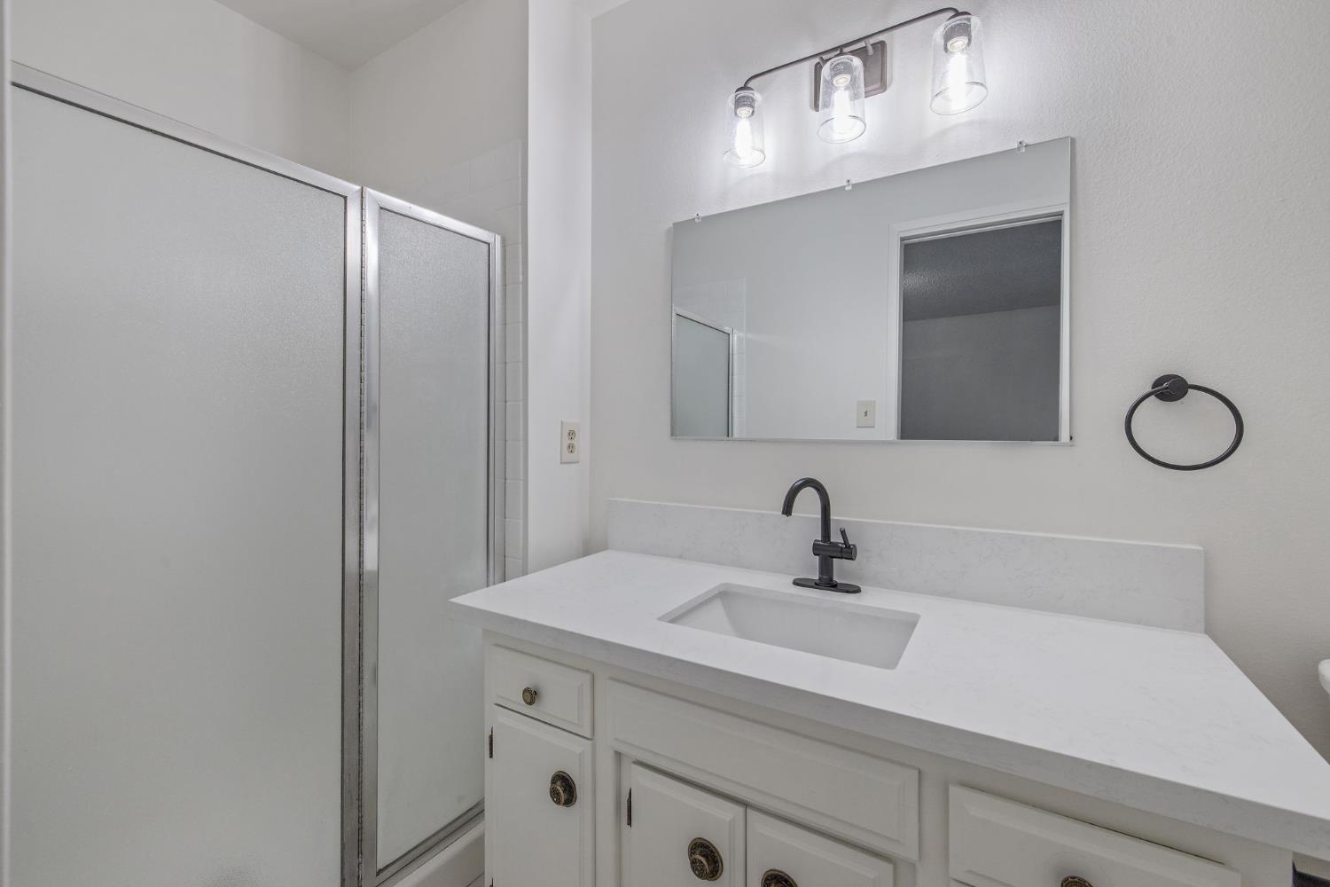 4652 W Richert Ave, Fresno, CA 93722