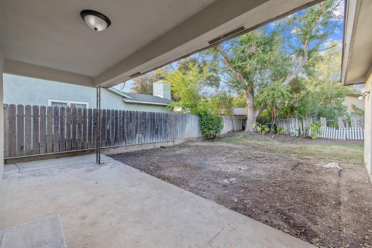 4652 W Richert Ave, Fresno, CA 93722