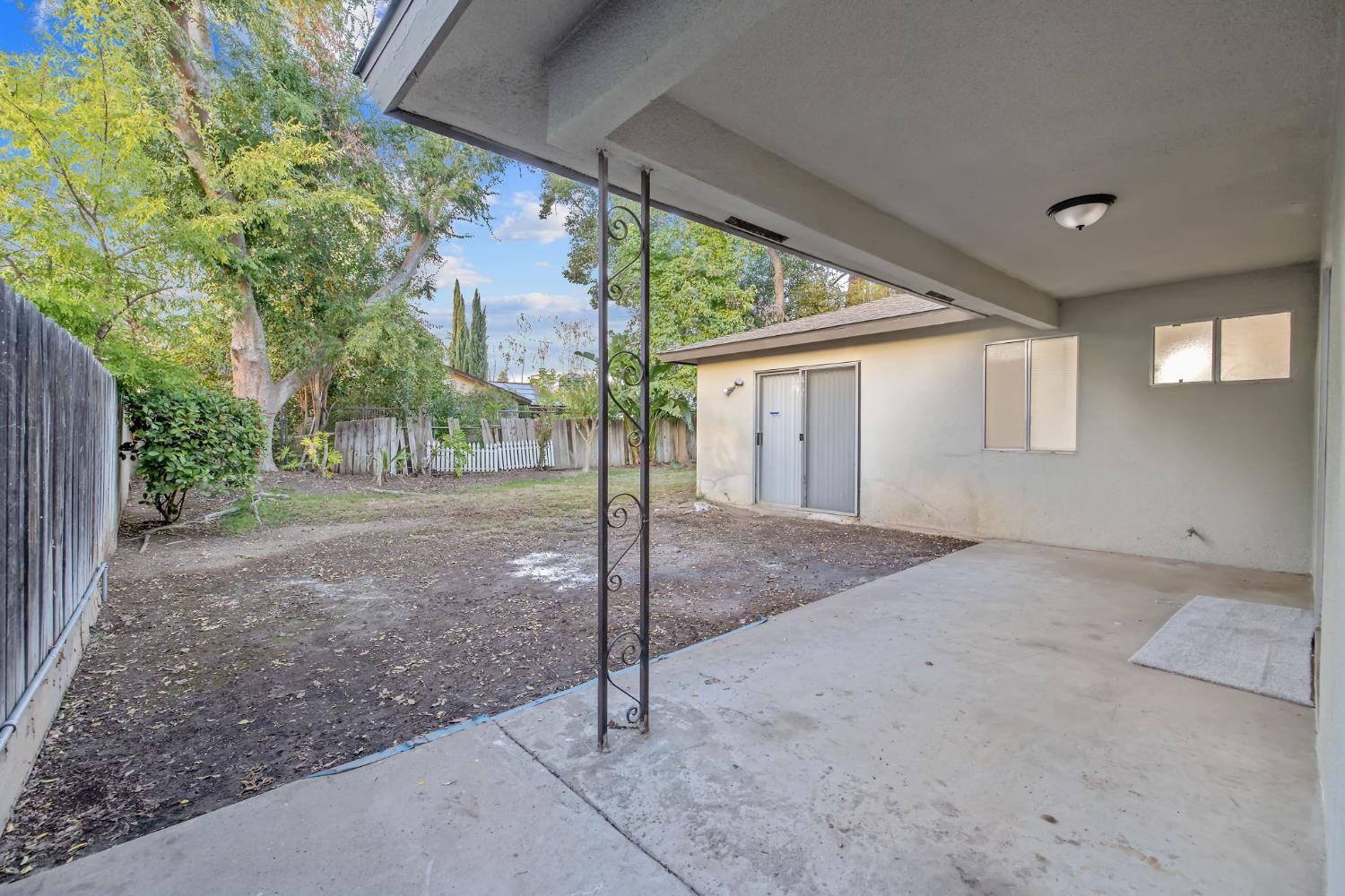4652 W Richert Ave, Fresno, CA 93722