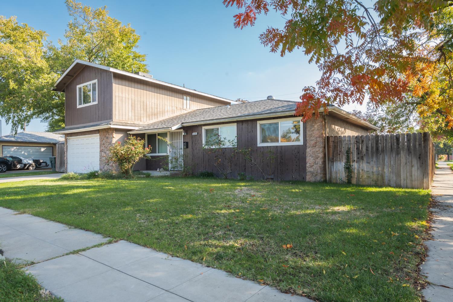 5038 E Weathermaker, Fresno, CA 93727