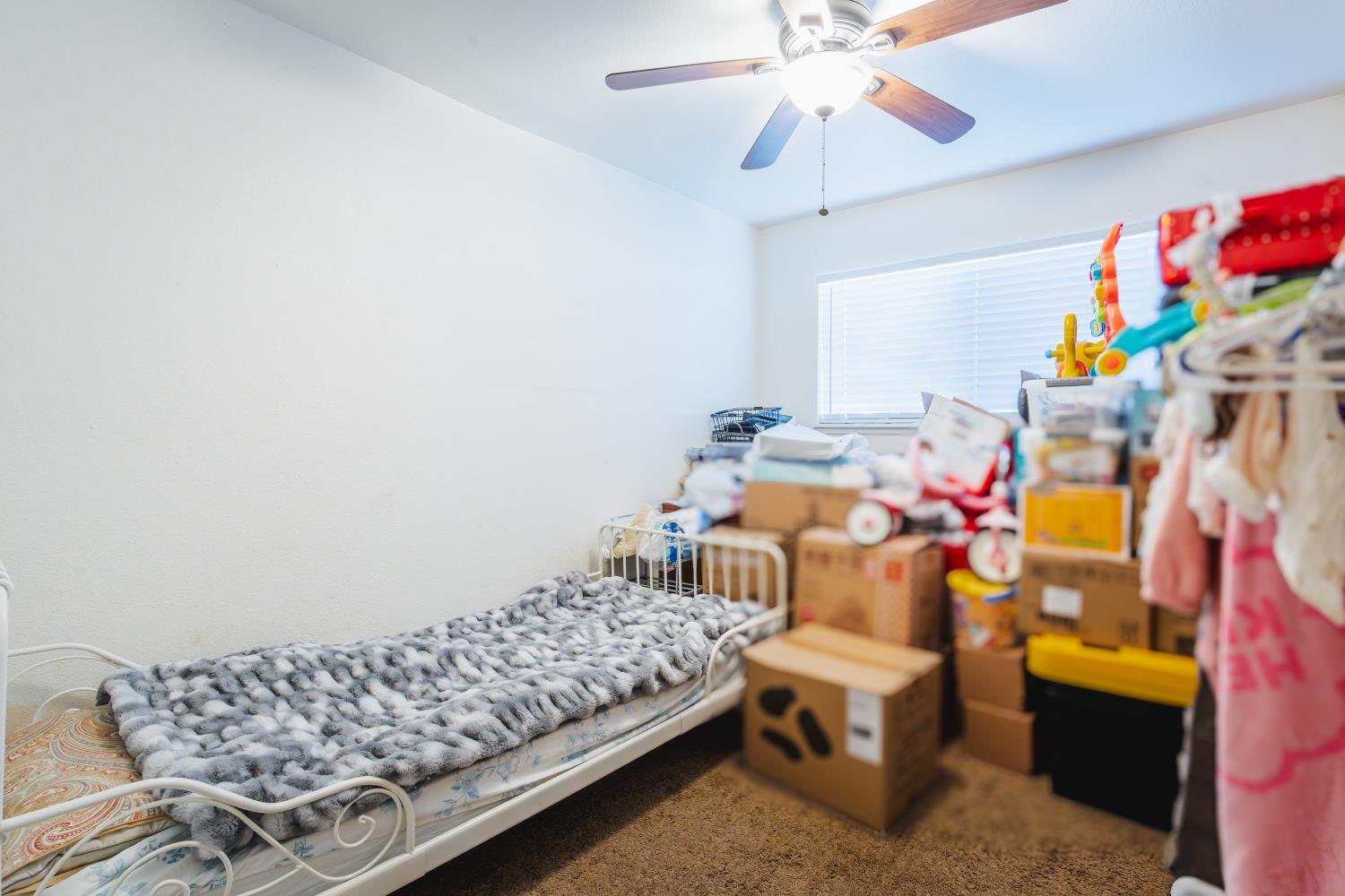 5038 E Weathermaker, Fresno, CA 93727
