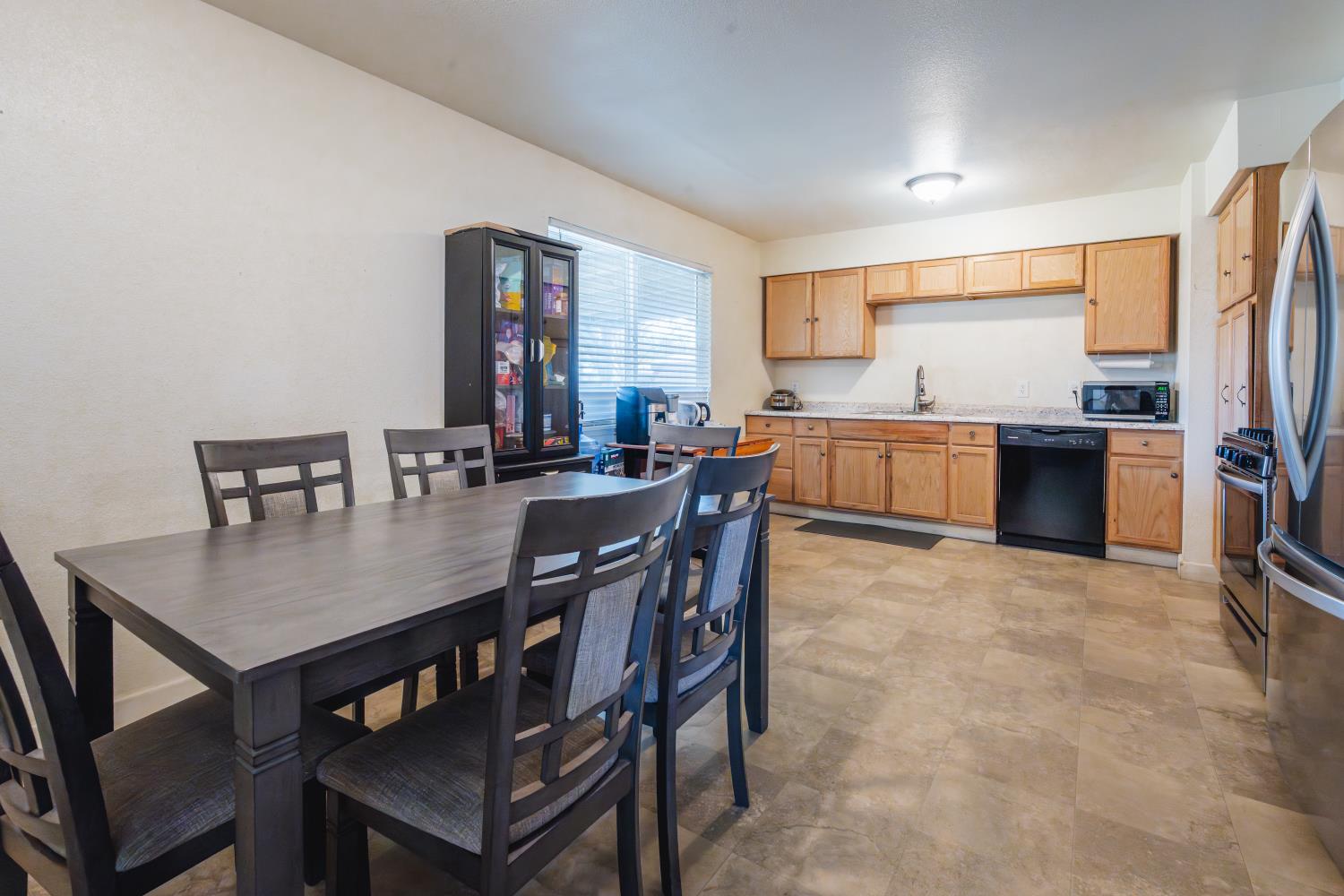 5038 E Weathermaker, Fresno, CA 93727