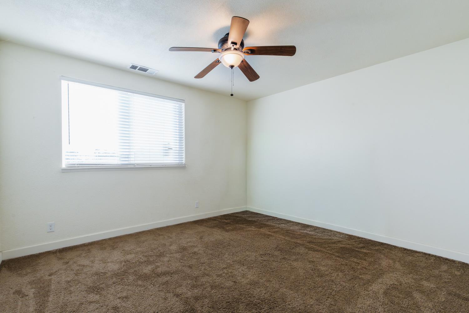 5038 E Weathermaker, Fresno, CA 93727