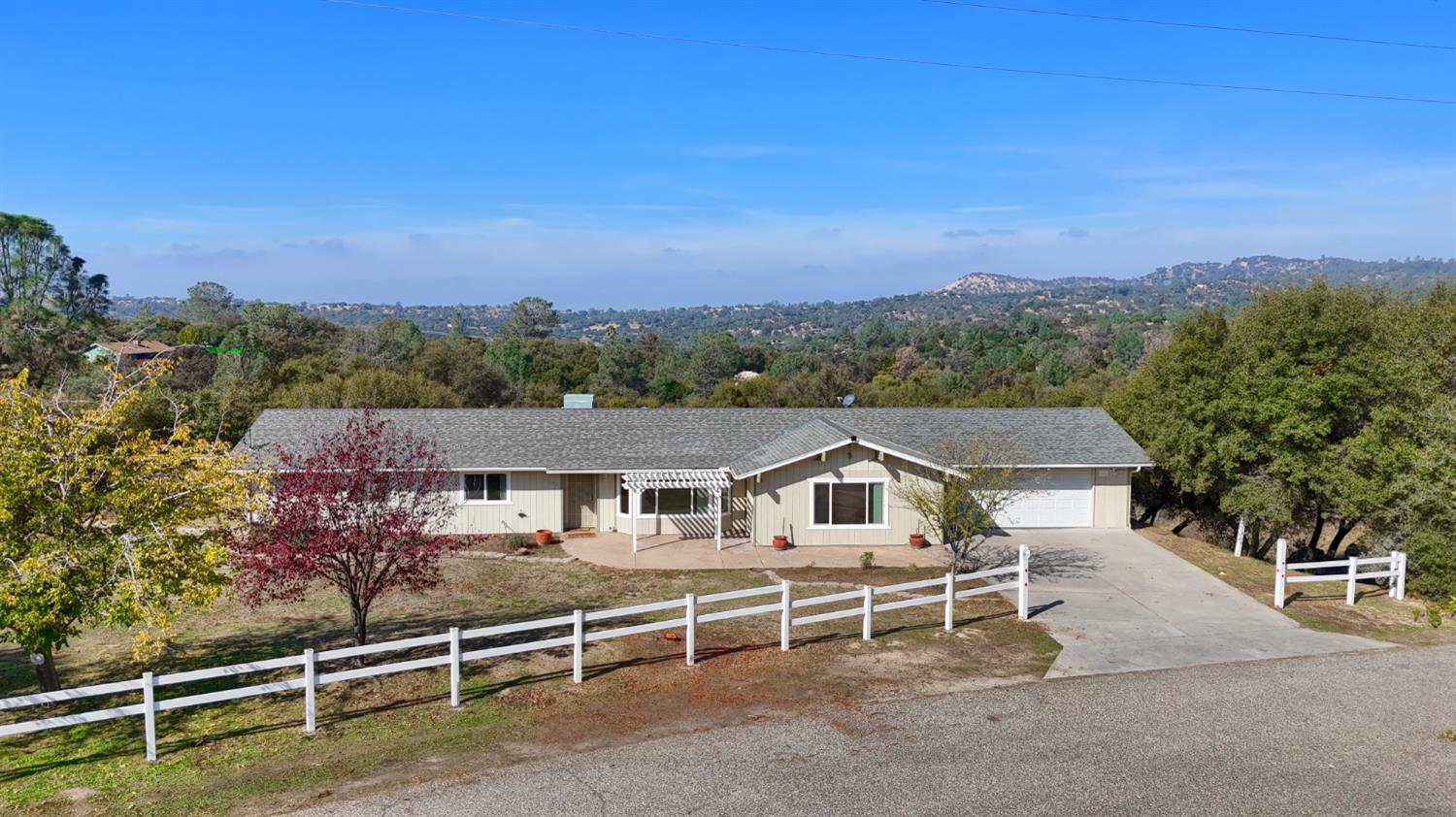 31678 Buck Run Ln, Coarsegold, CA 93614