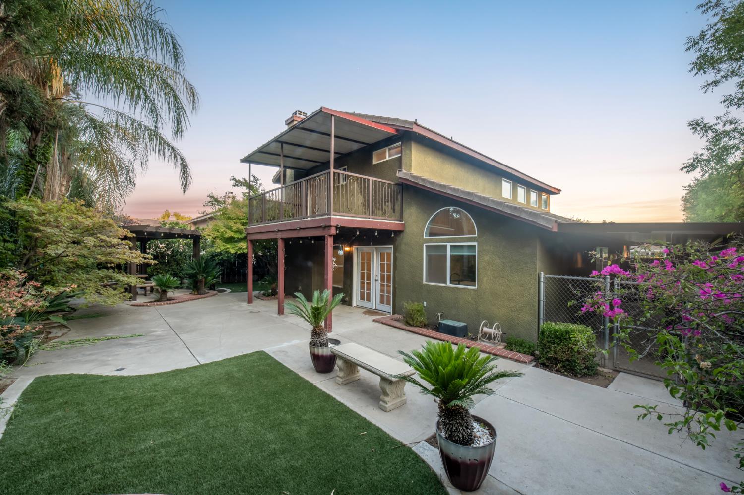 2776 Palo Alto, Fresno, CA 93611