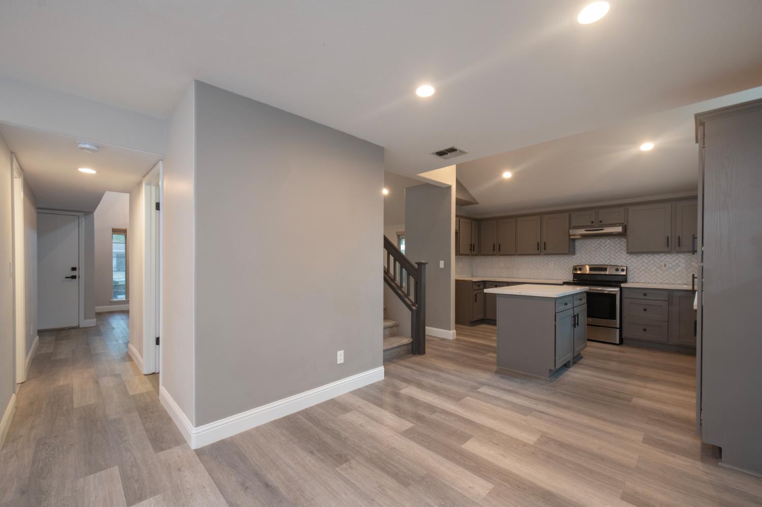 2776 Palo Alto, Fresno, CA 93611