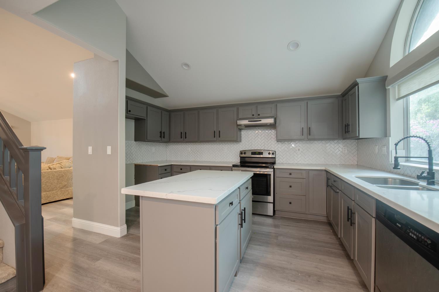 2776 Palo Alto, Fresno, CA 93611