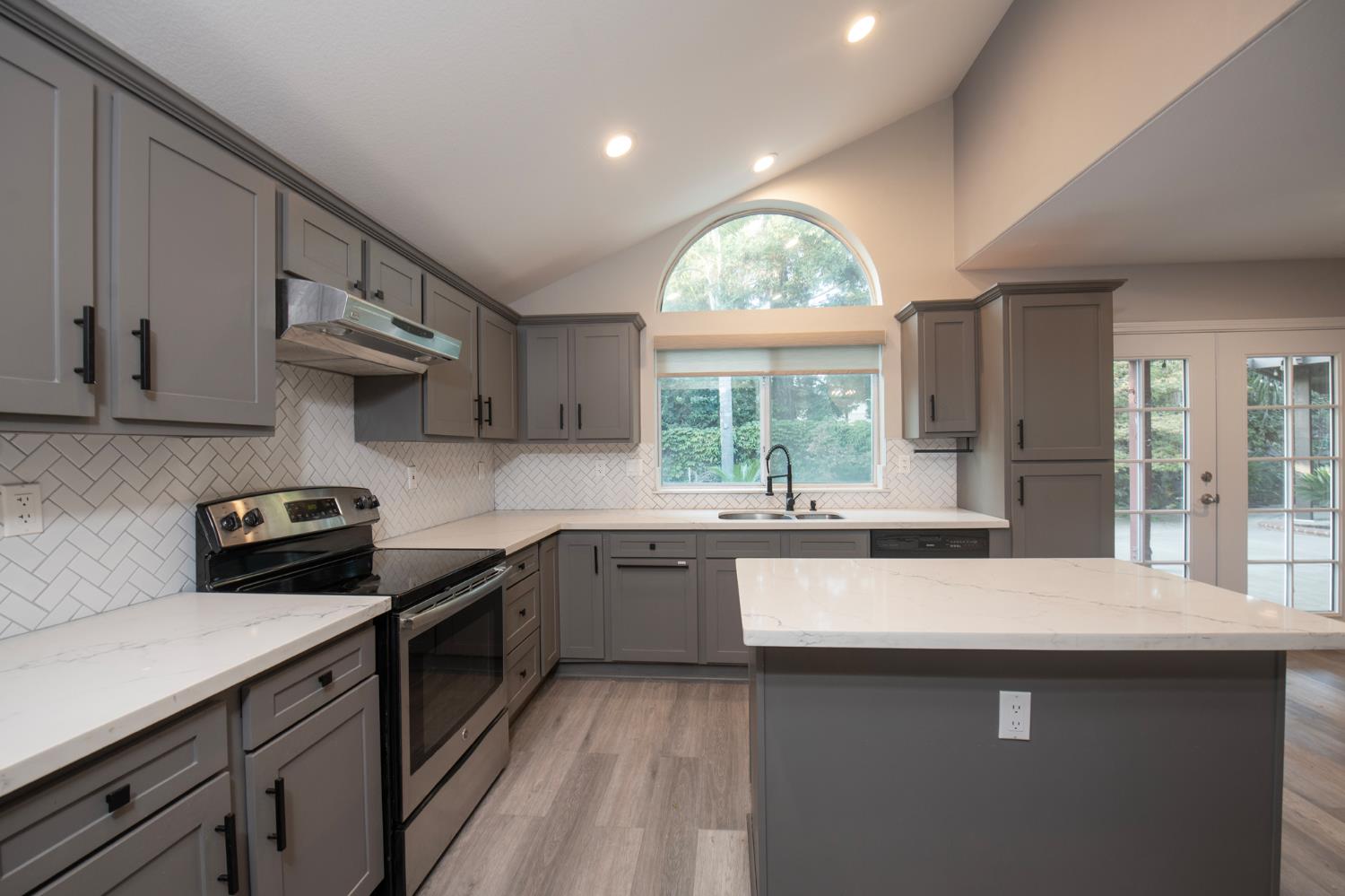 2776 Palo Alto, Fresno, CA 93611