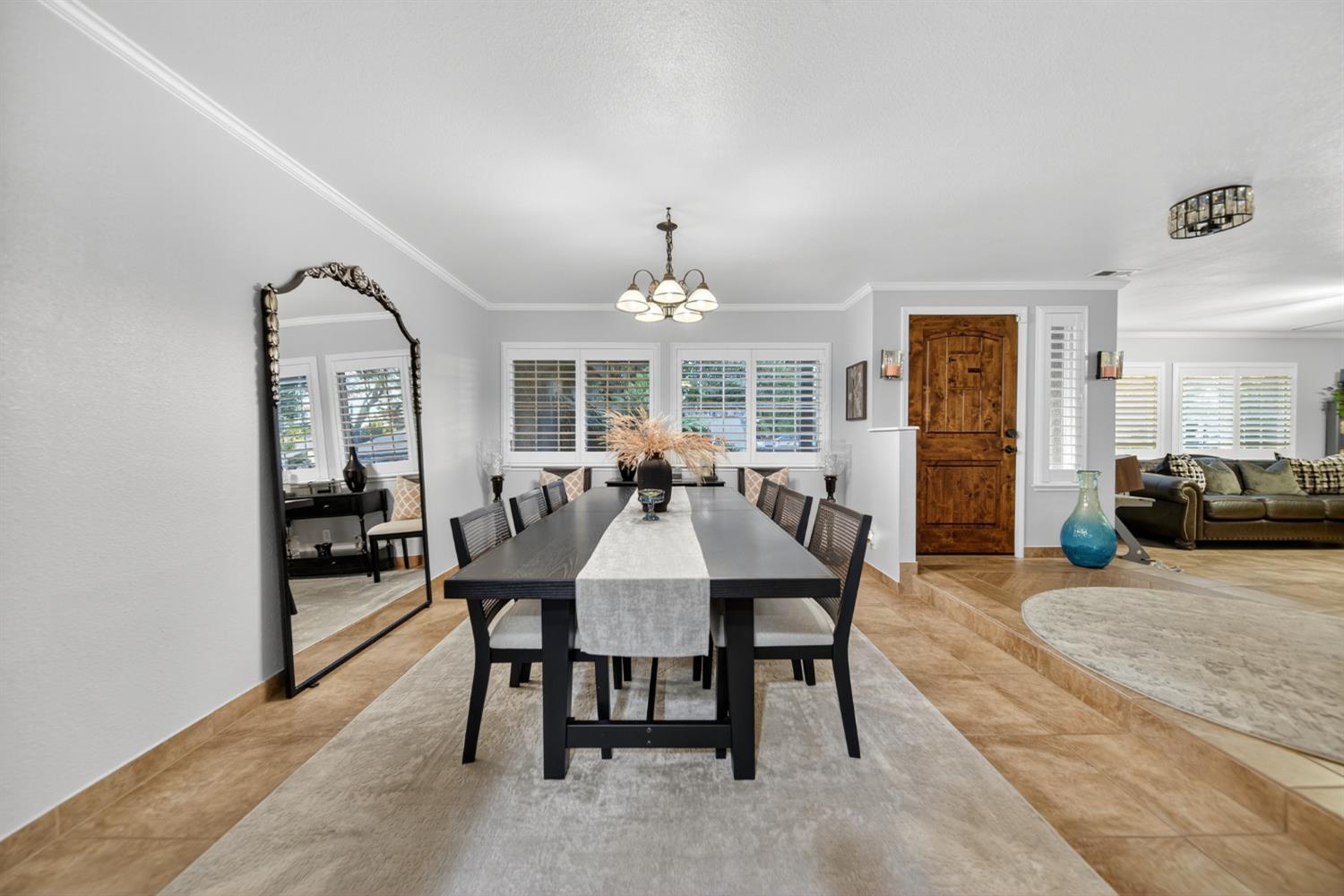 101 Mainberry Dr, Madera, CA 93637