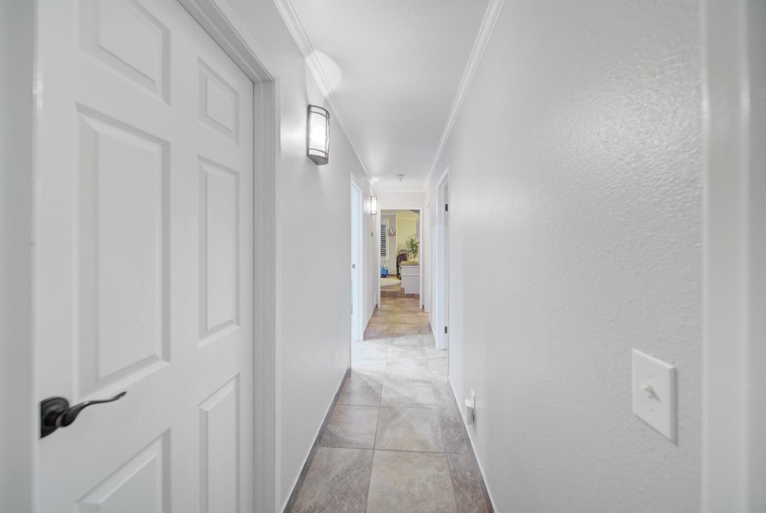 101 Mainberry Dr, Madera, CA 93637