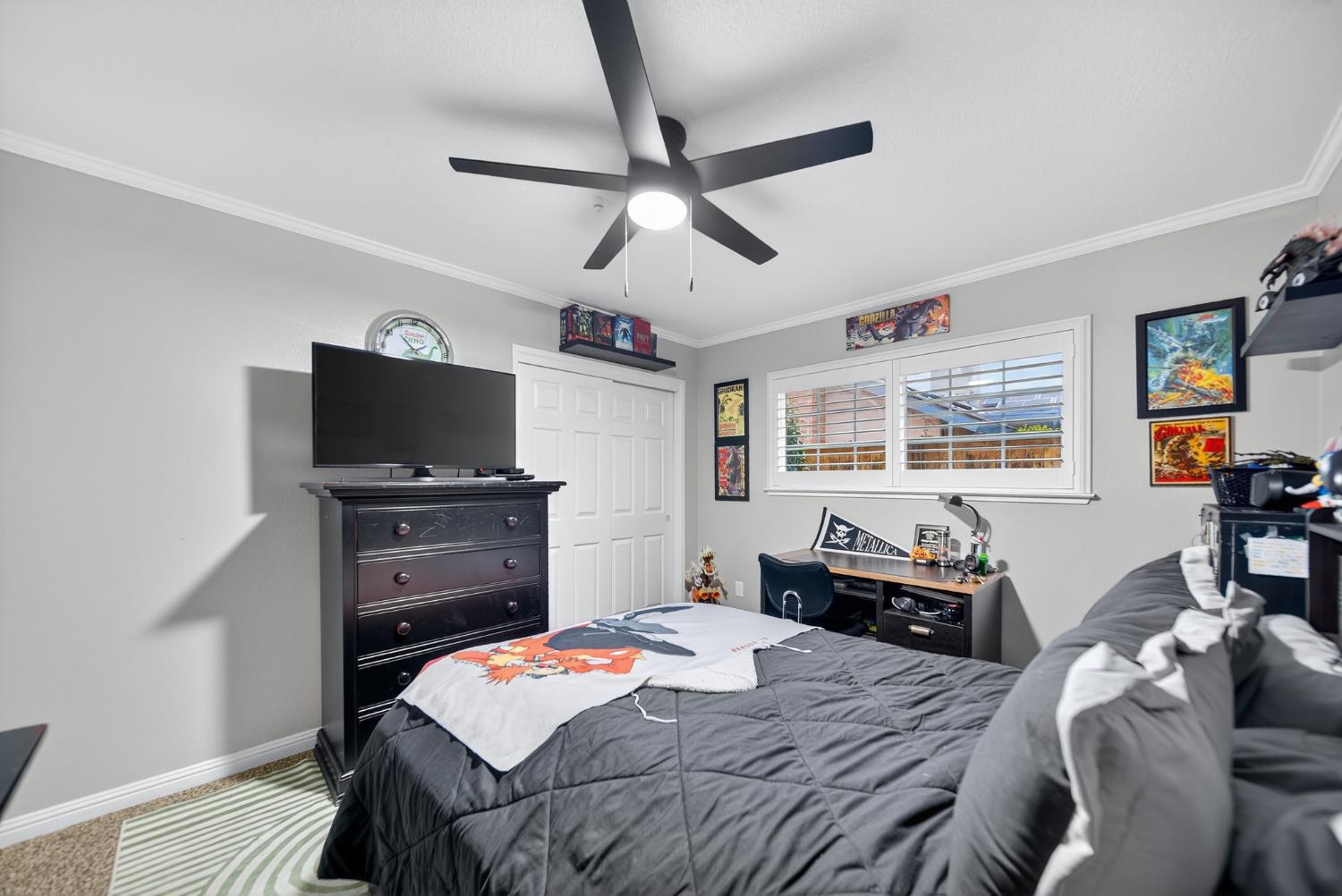 101 Mainberry Dr, Madera, CA 93637