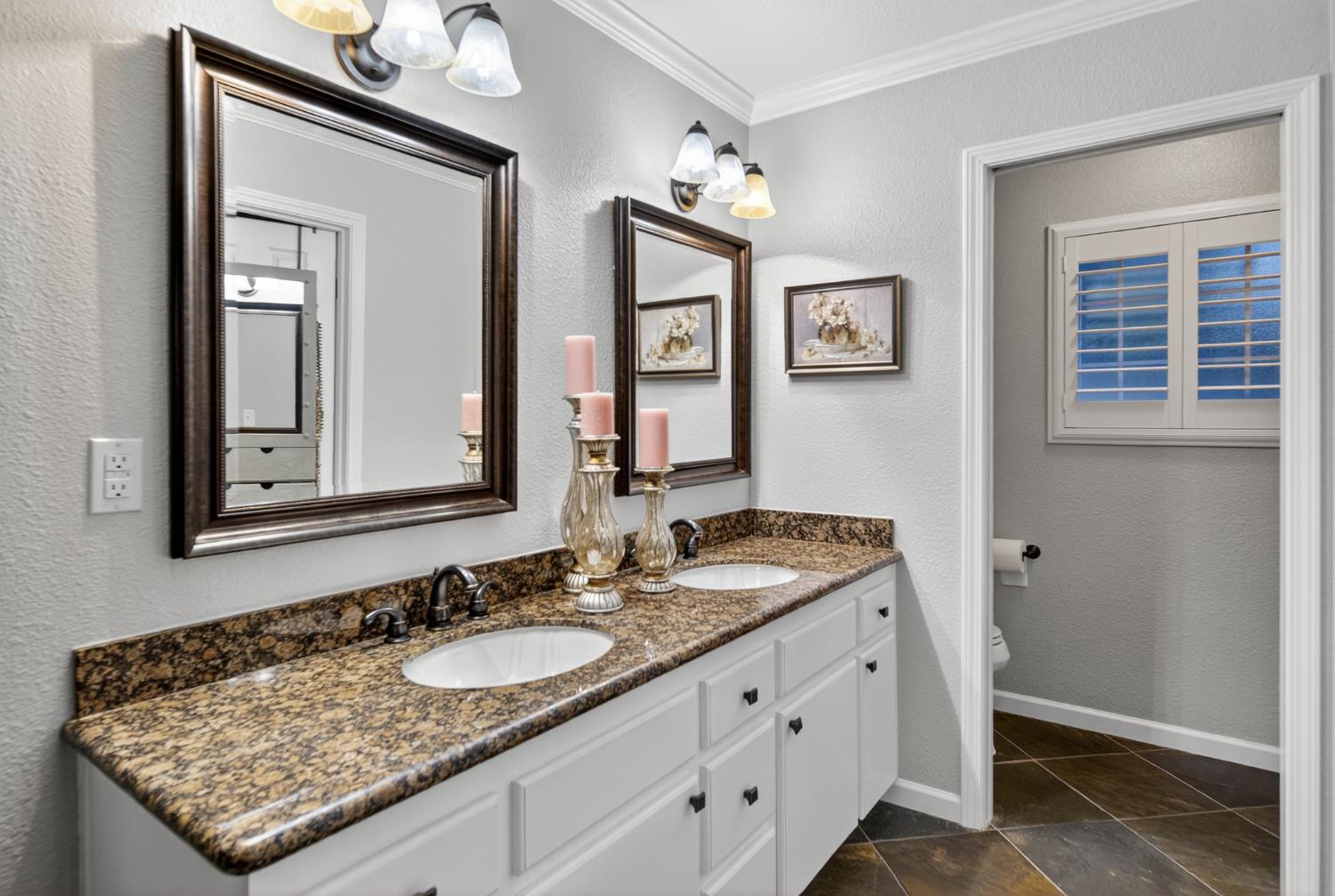 101 Mainberry Dr, Madera, CA 93637