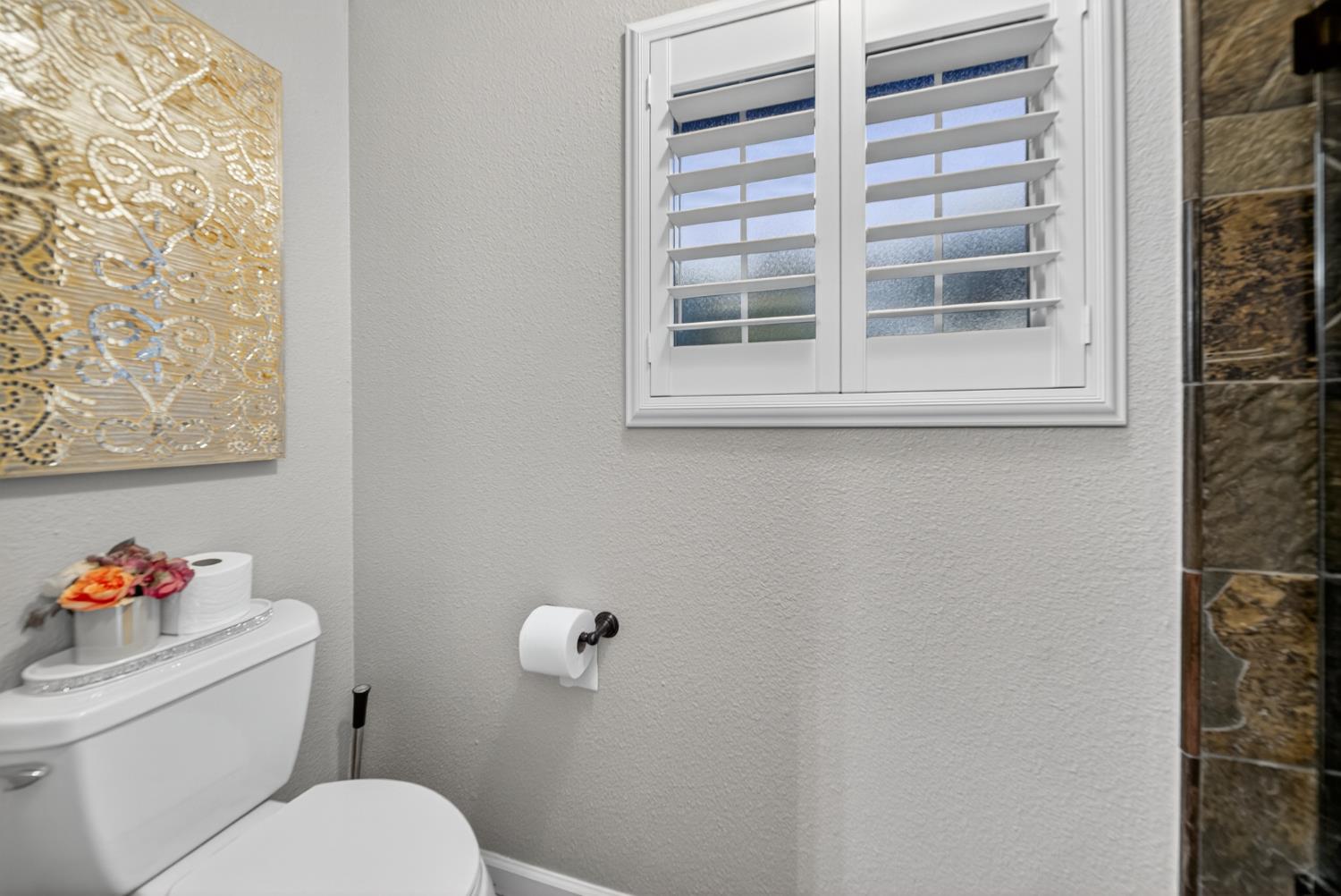 101 Mainberry Dr, Madera, CA 93637