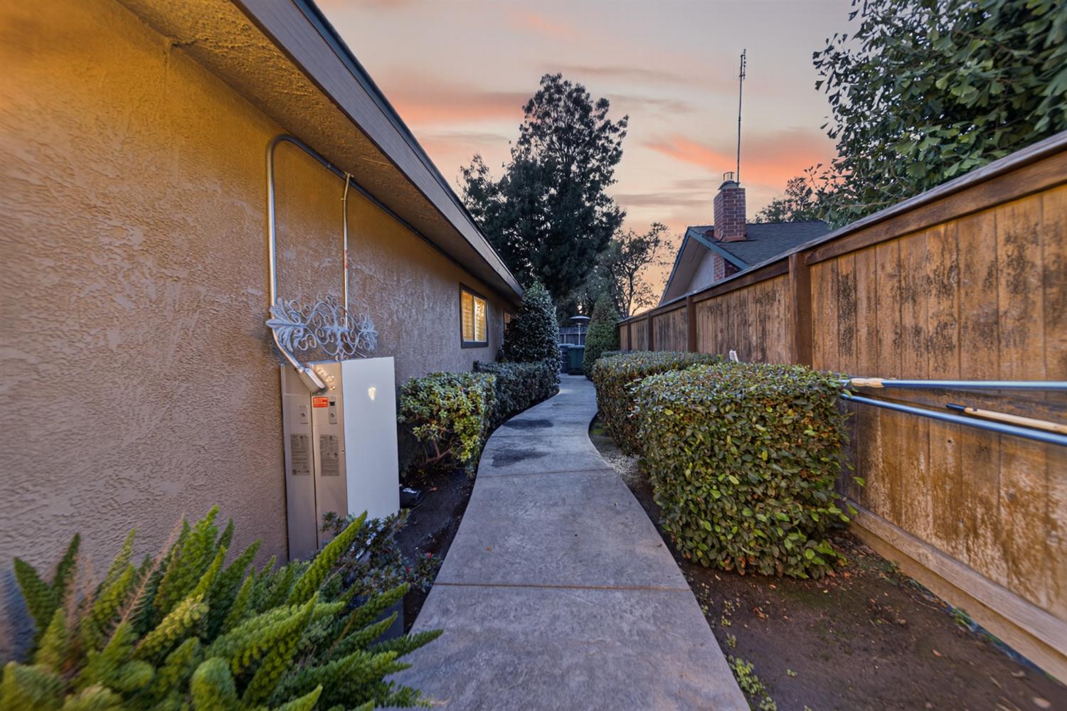 101 Mainberry Dr, Madera, CA 93637