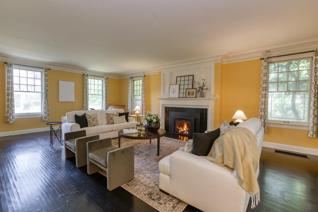 605 E Home Ave, Fresno, CA 93728