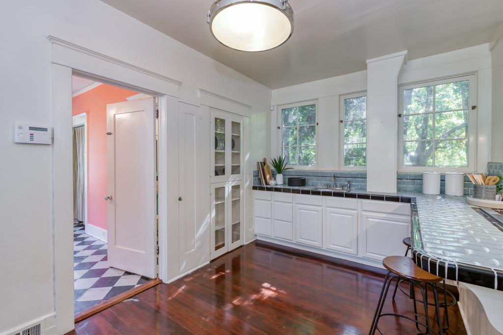 605 E Home Ave, Fresno, CA 93728