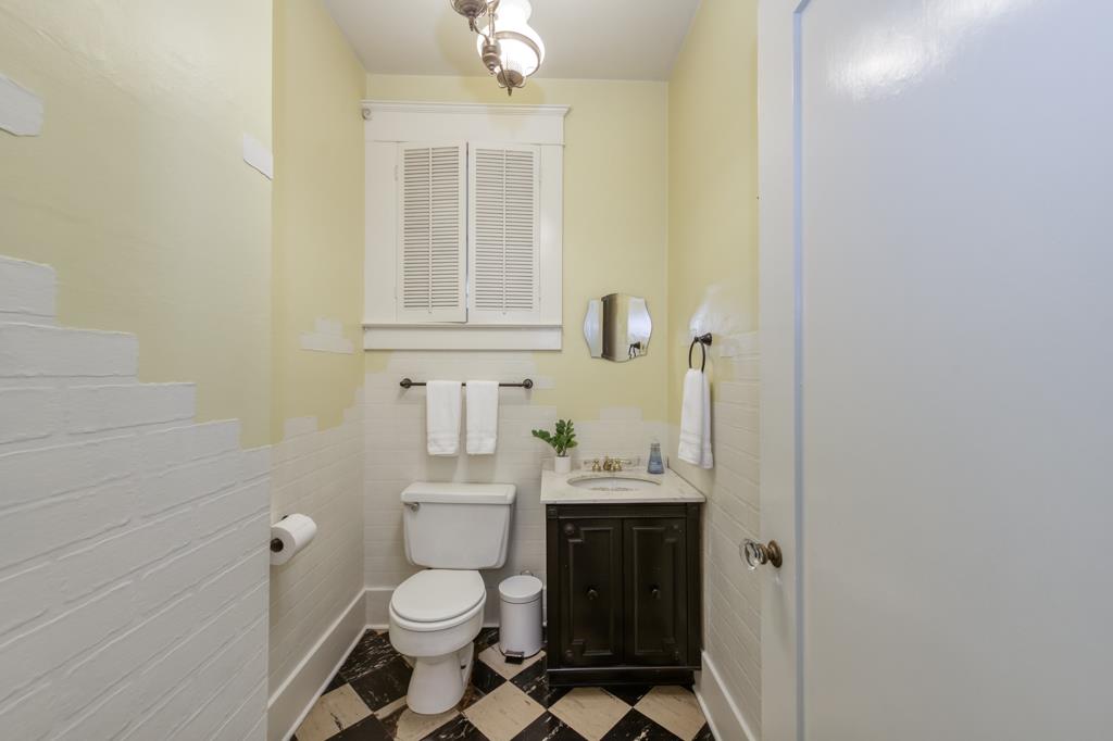 605 E Home Ave, Fresno, CA 93728