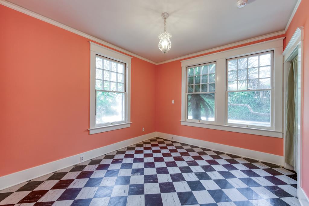 605 E Home Ave, Fresno, CA 93728