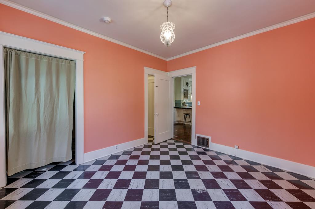 605 E Home Ave, Fresno, CA 93728