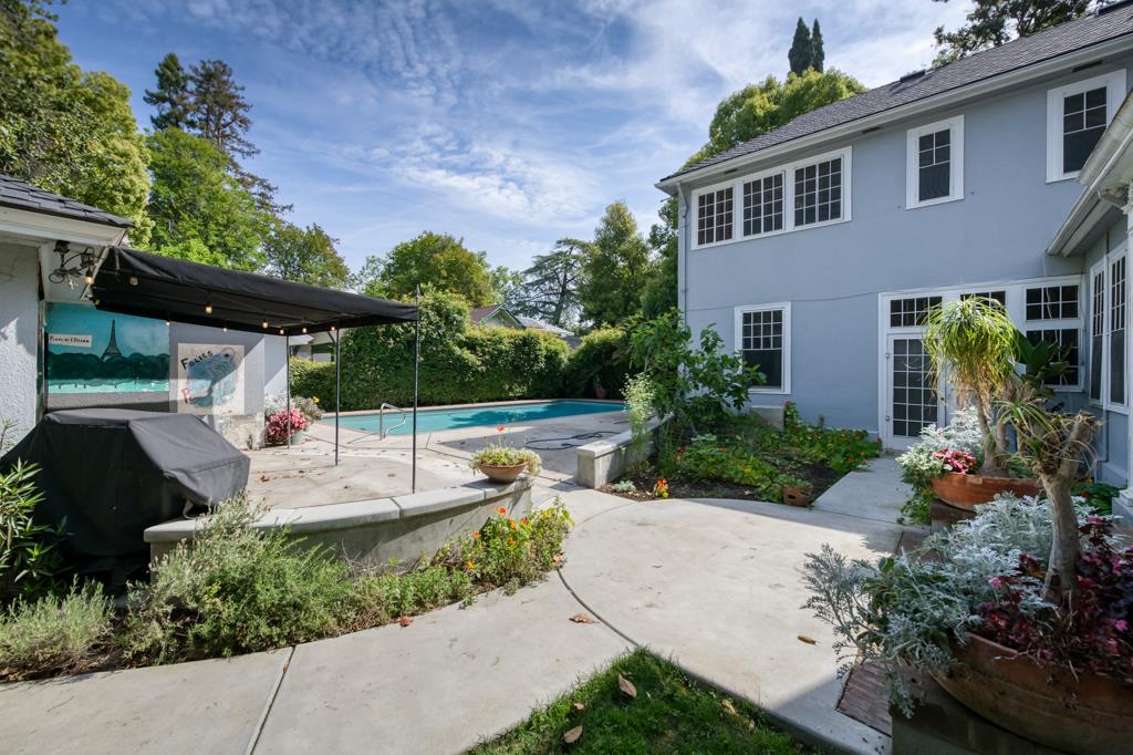 605 E Home Ave, Fresno, CA 93728