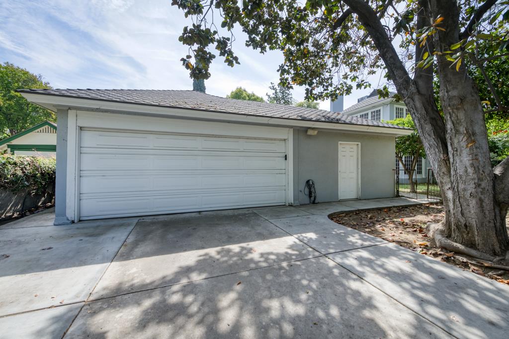 605 E Home Ave, Fresno, CA 93728