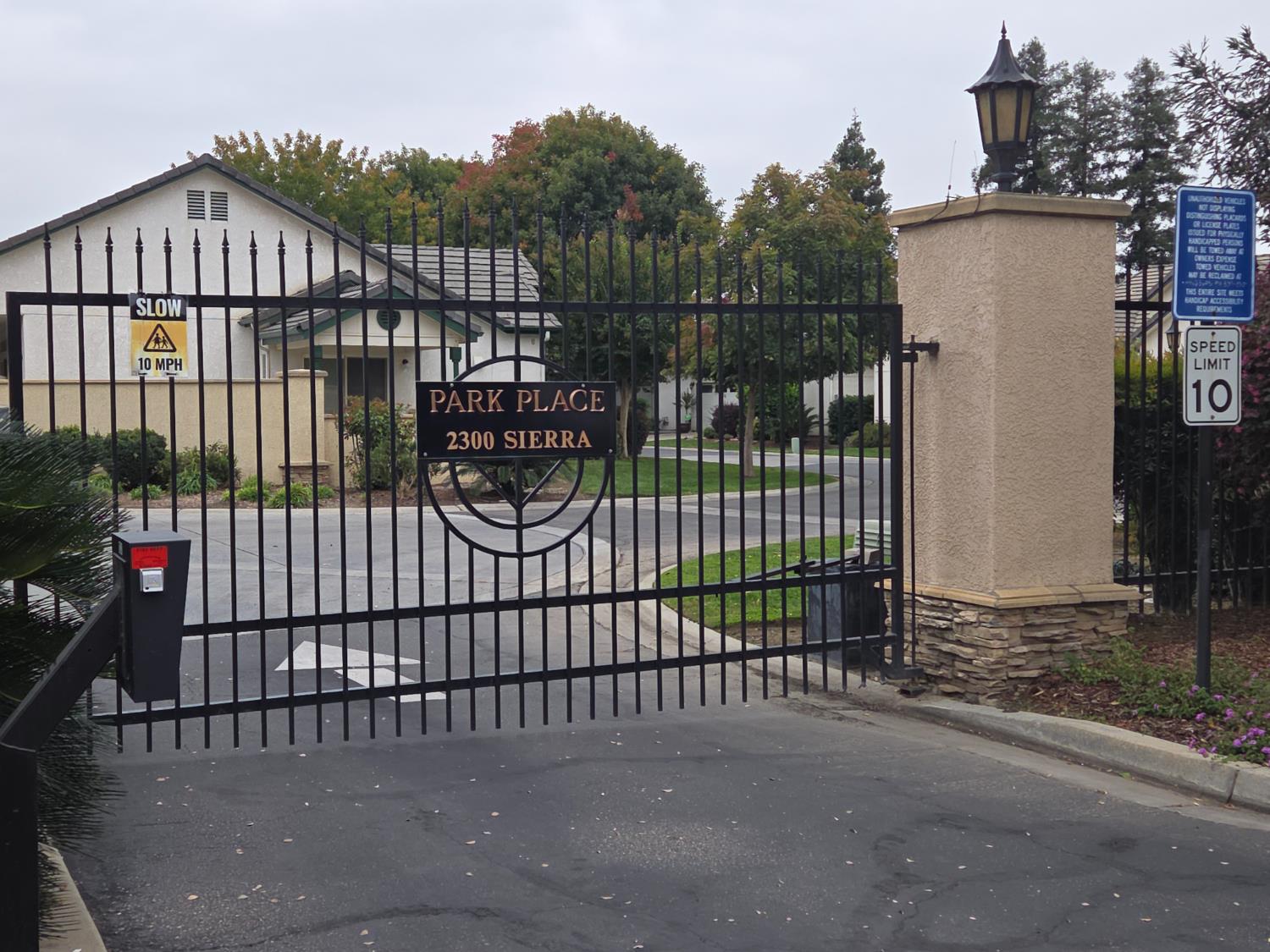 2300 Sierra St #103, Kingsburg, CA 93631