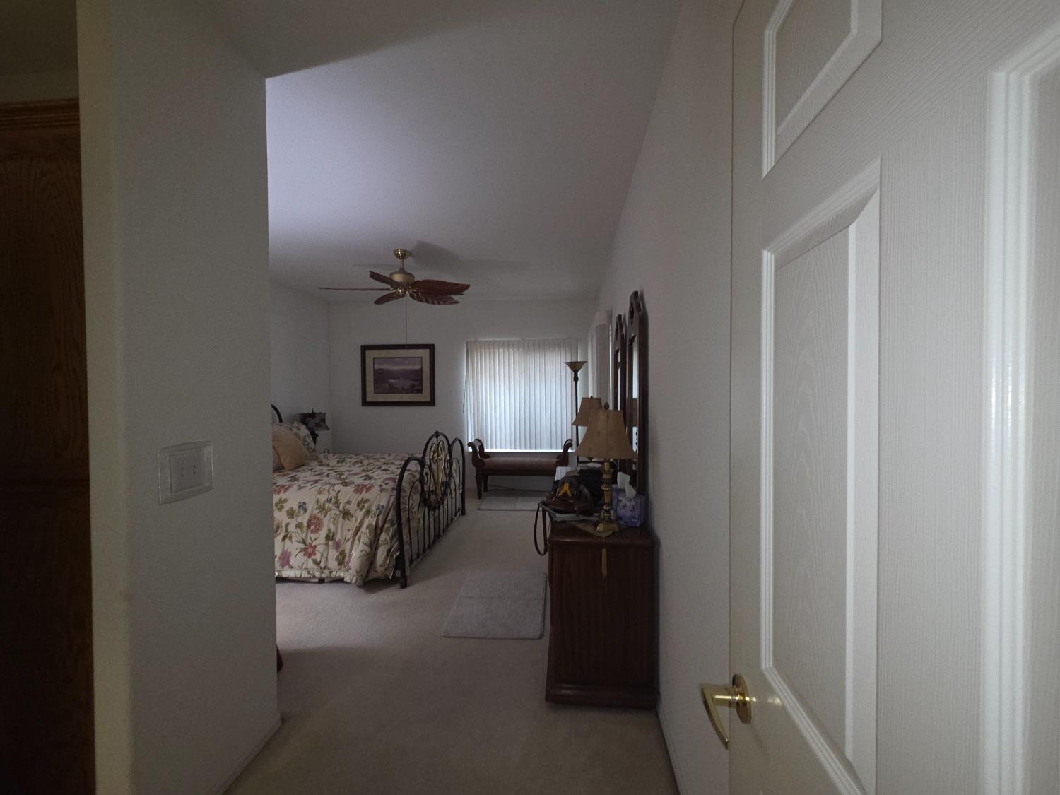 2300 Sierra St #103, Kingsburg, CA 93631