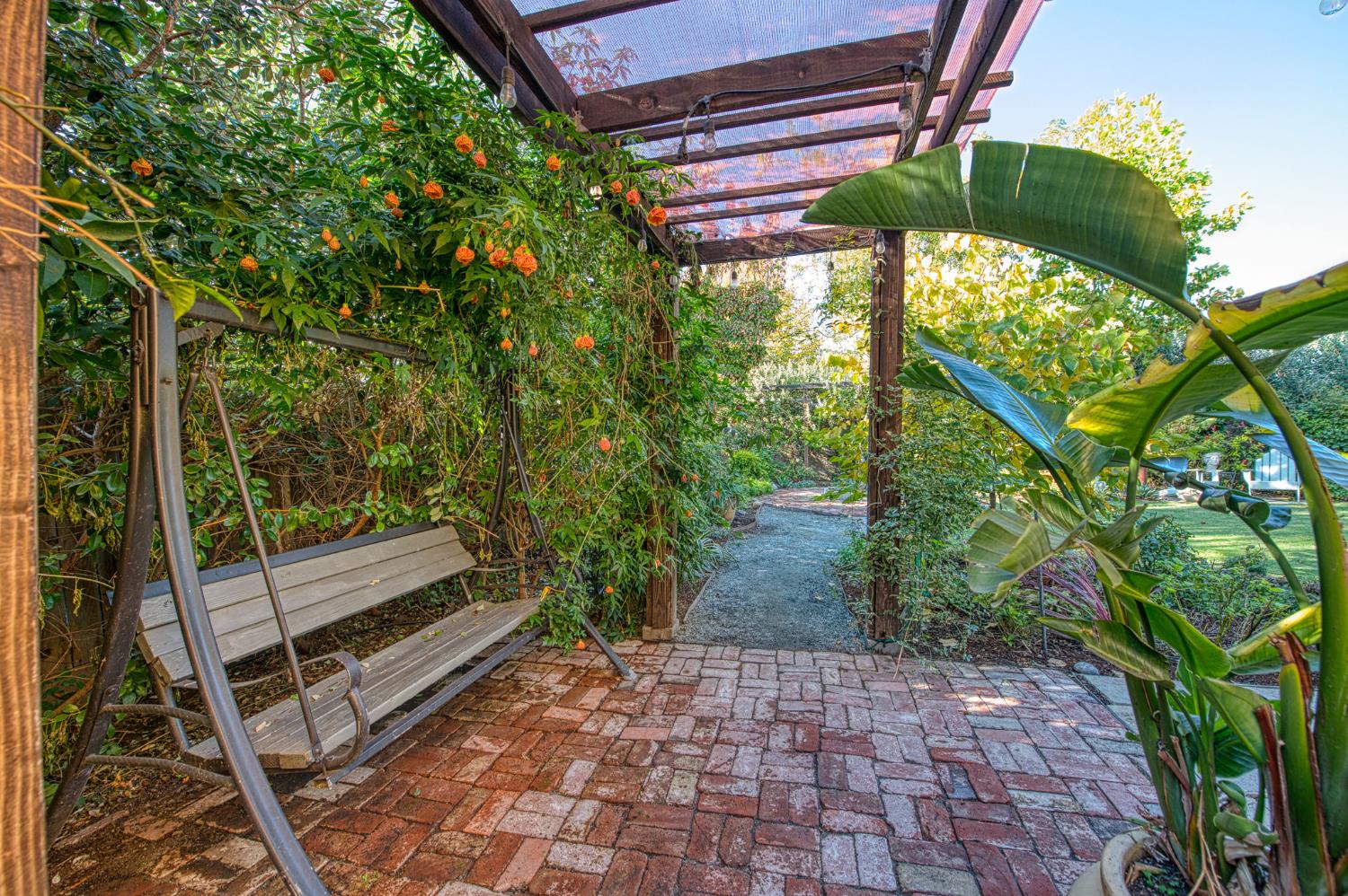 5855 E Platt Ave, Fresno, CA 93727