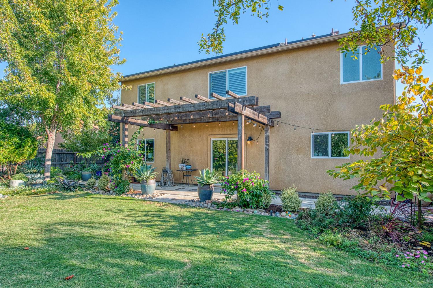 5855 E Platt Ave, Fresno, CA 93727