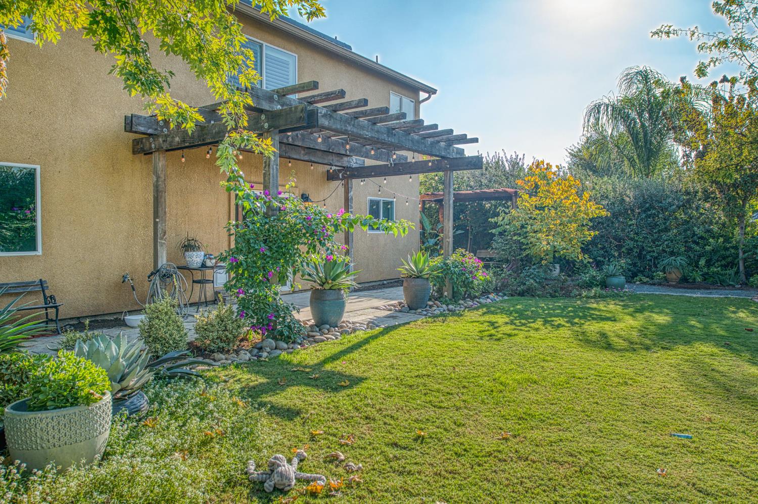 5855 E Platt Ave, Fresno, CA 93727