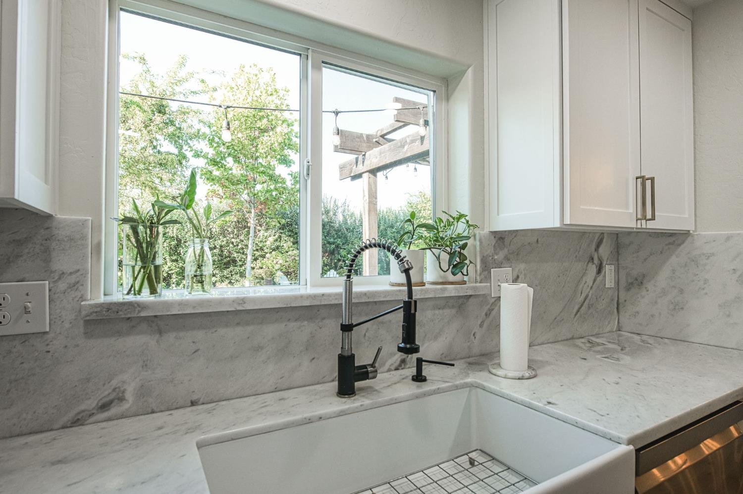 5855 E Platt Ave, Fresno, CA 93727