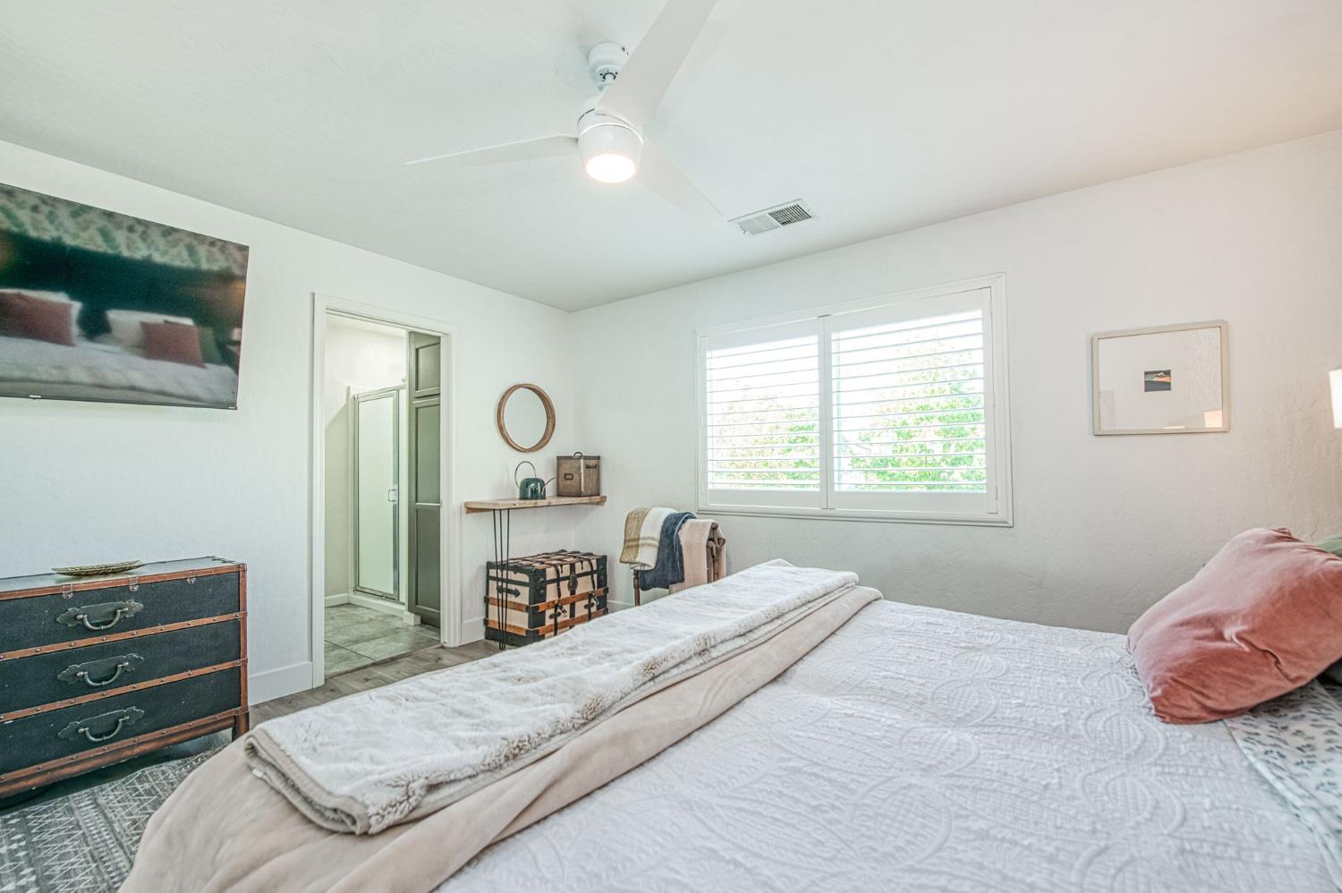 5855 E Platt Ave, Fresno, CA 93727