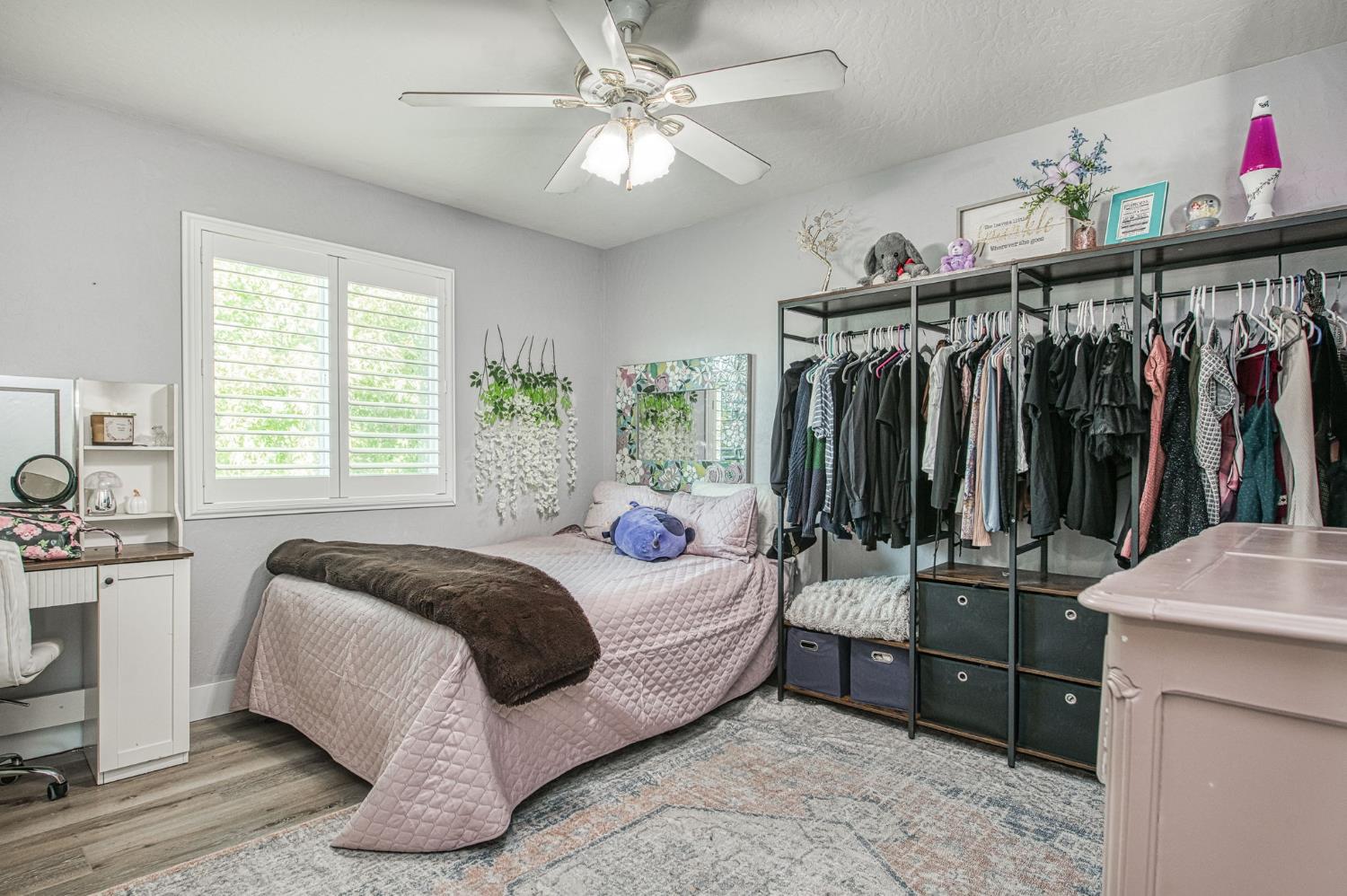 5855 E Platt Ave, Fresno, CA 93727