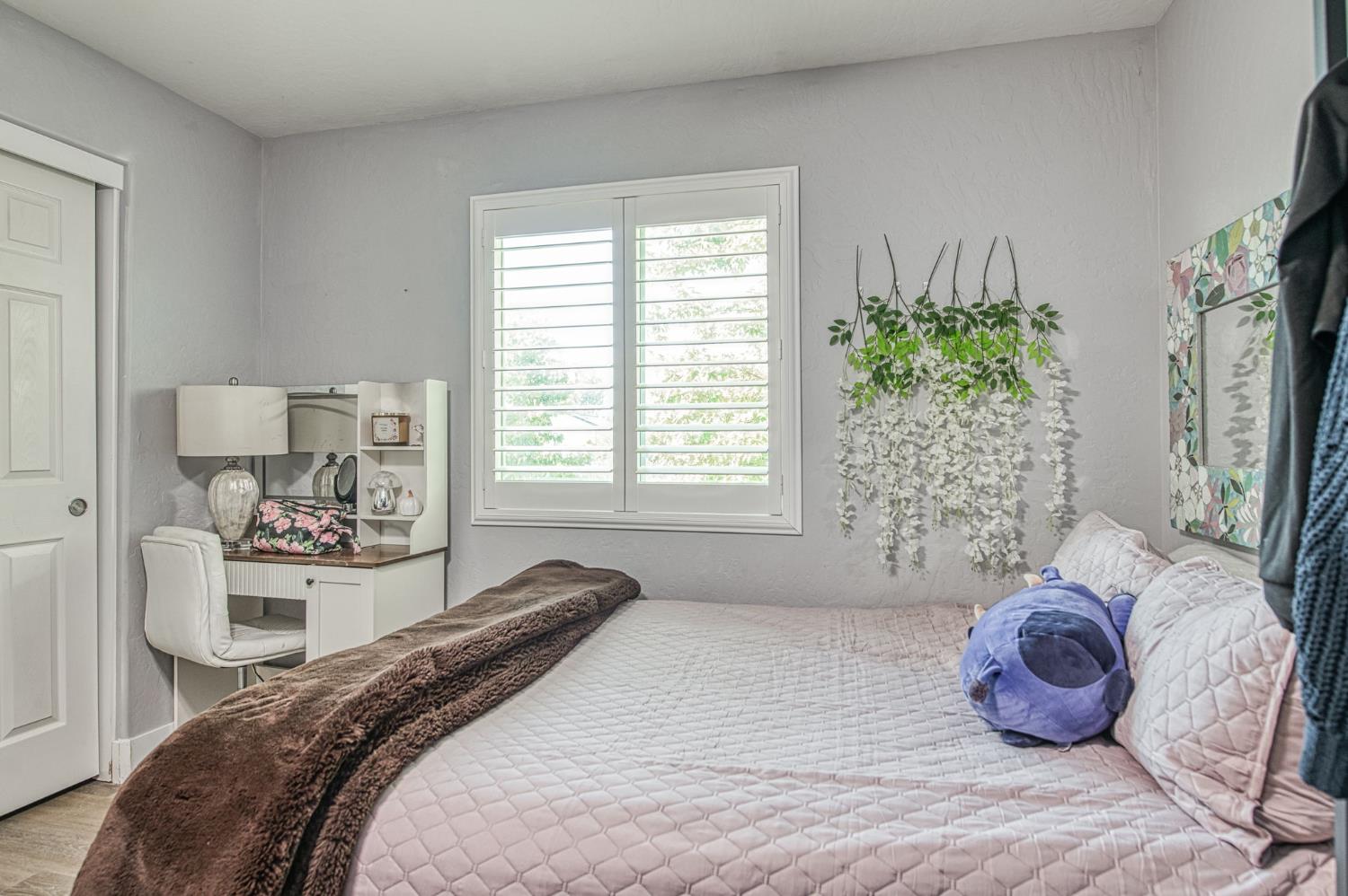 5855 E Platt Ave, Fresno, CA 93727