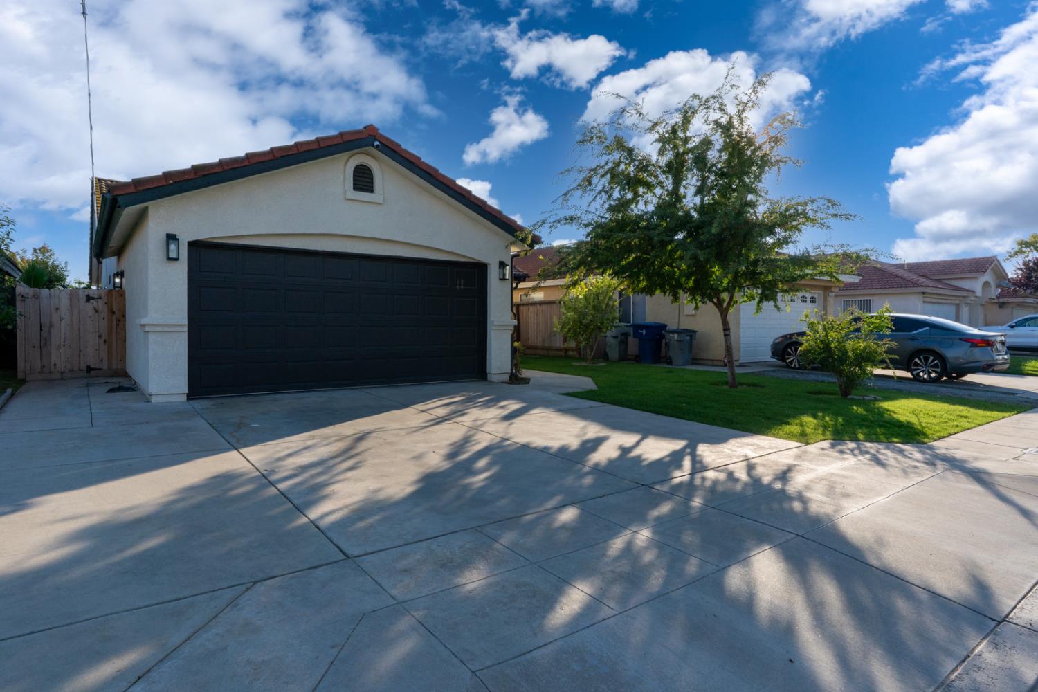 4239 W Cambridge Ave, Fresno, CA 93722
