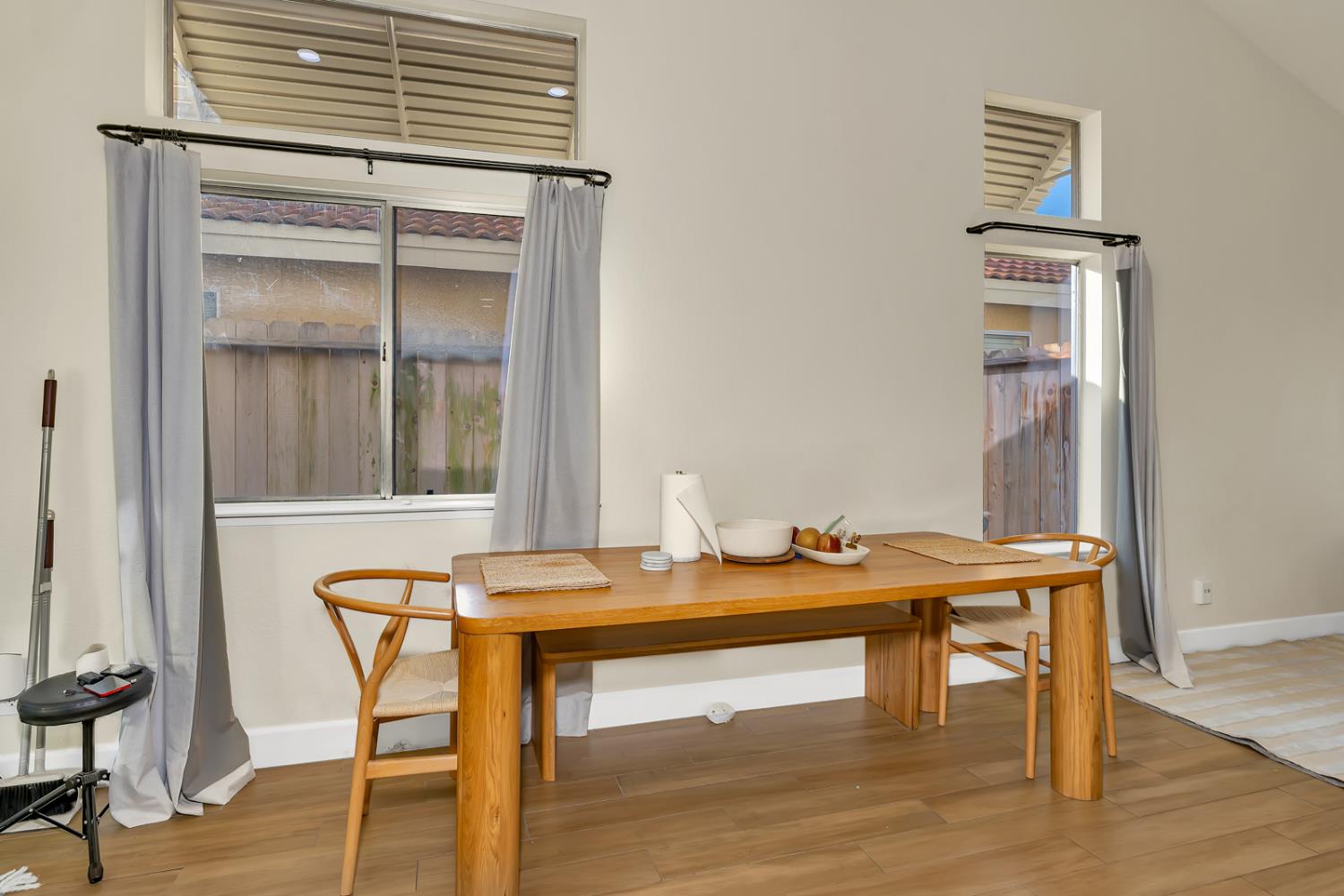 4239 W Cambridge Ave, Fresno, CA 93722