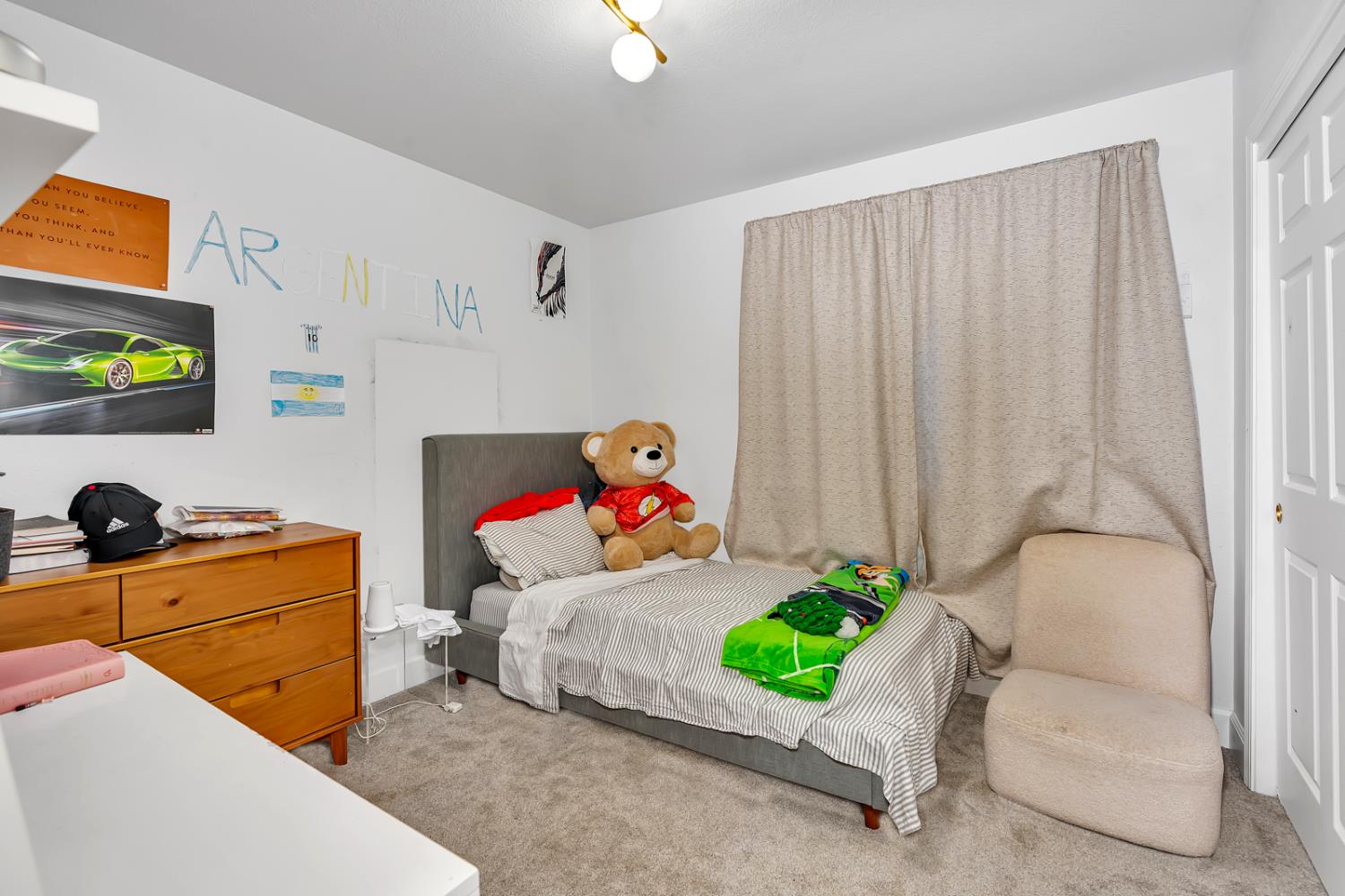 4239 W Cambridge Ave, Fresno, CA 93722