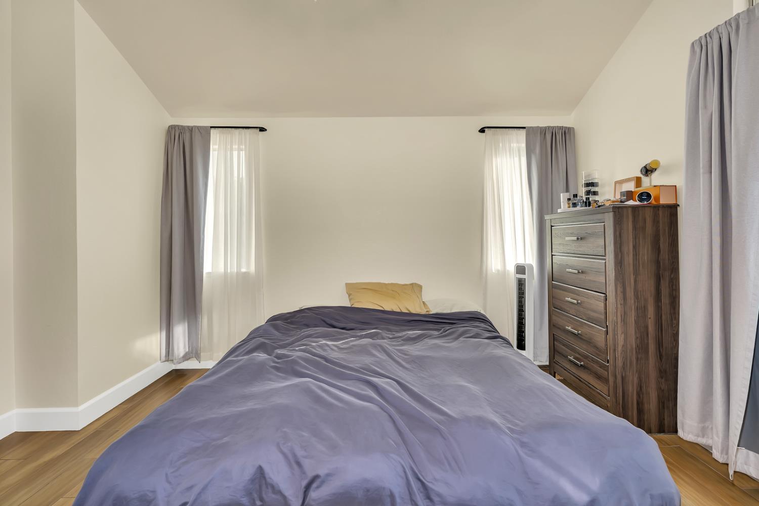 4239 W Cambridge Ave, Fresno, CA 93722