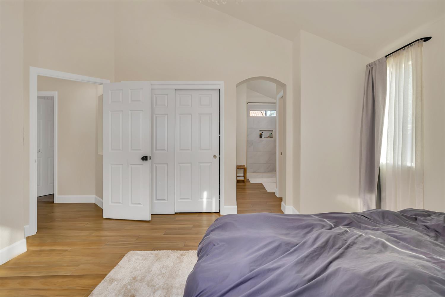 4239 W Cambridge Ave, Fresno, CA 93722