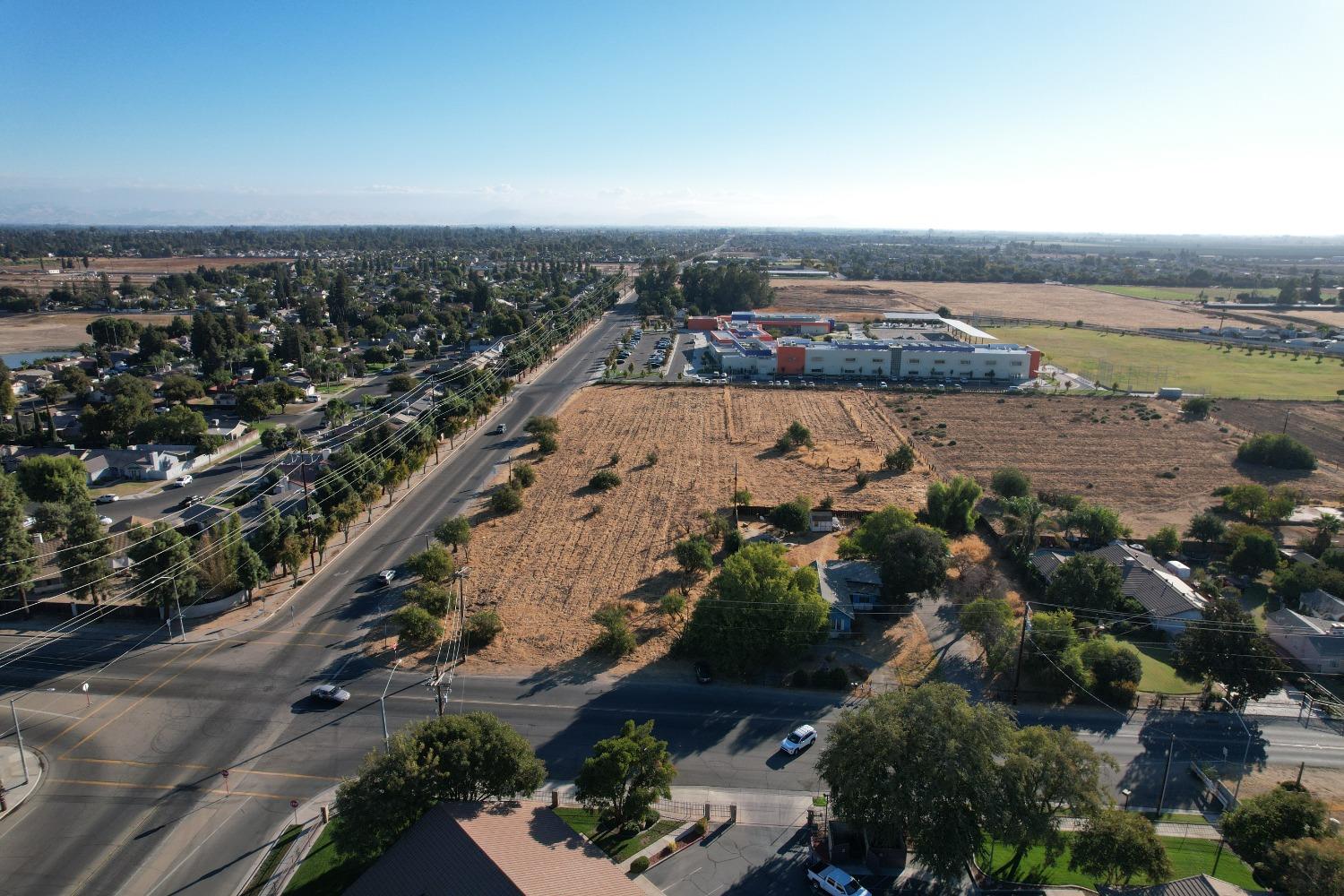 0 0 SEC- Willow & Church Ave, Fresno, CA 93725