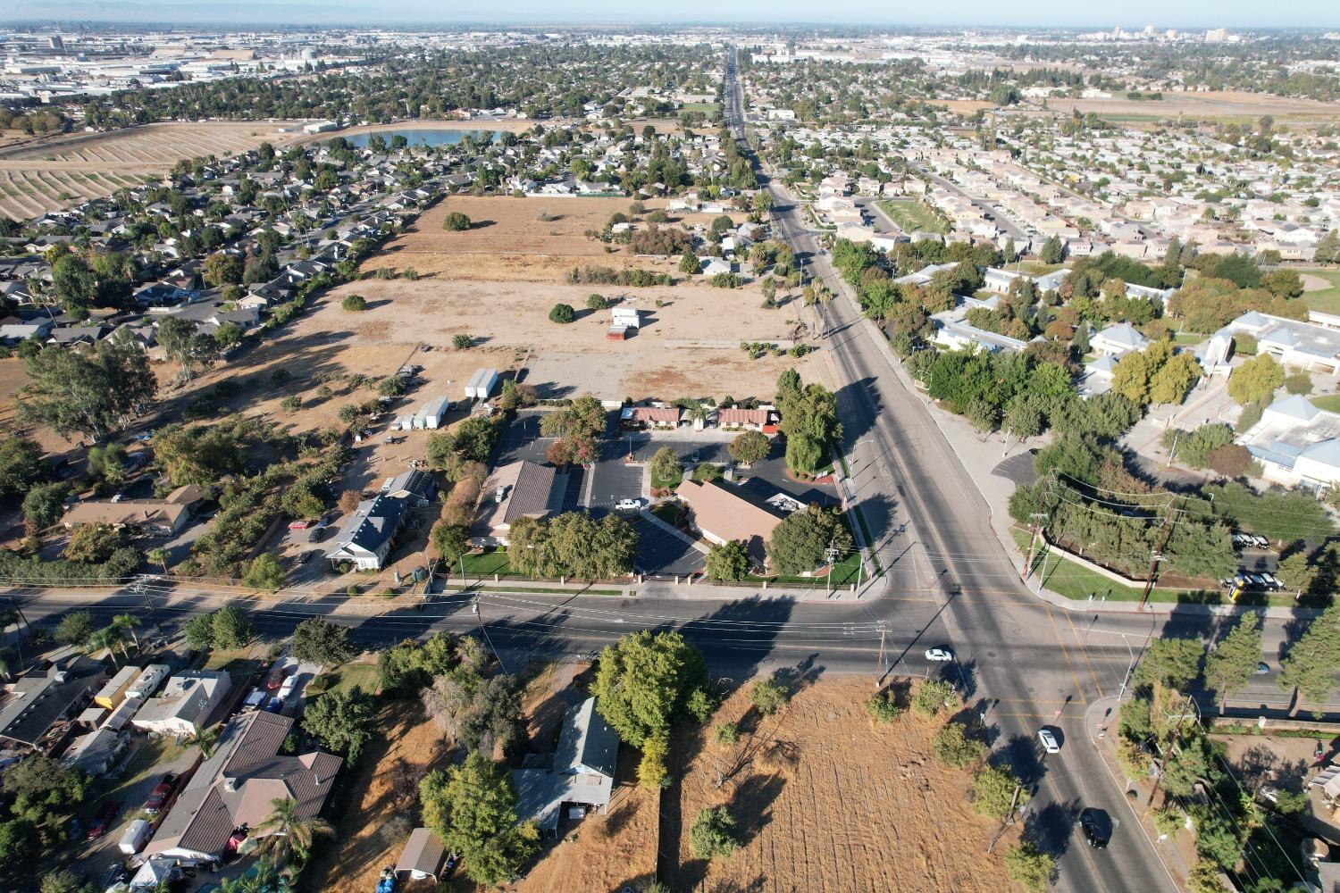 0 0 SEC- Willow & Church Ave, Fresno, CA 93725