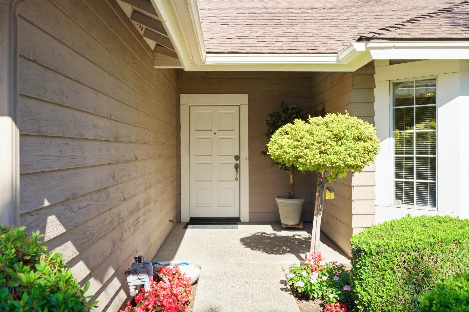 3282 W Spruce Ave, Fresno, CA 93711