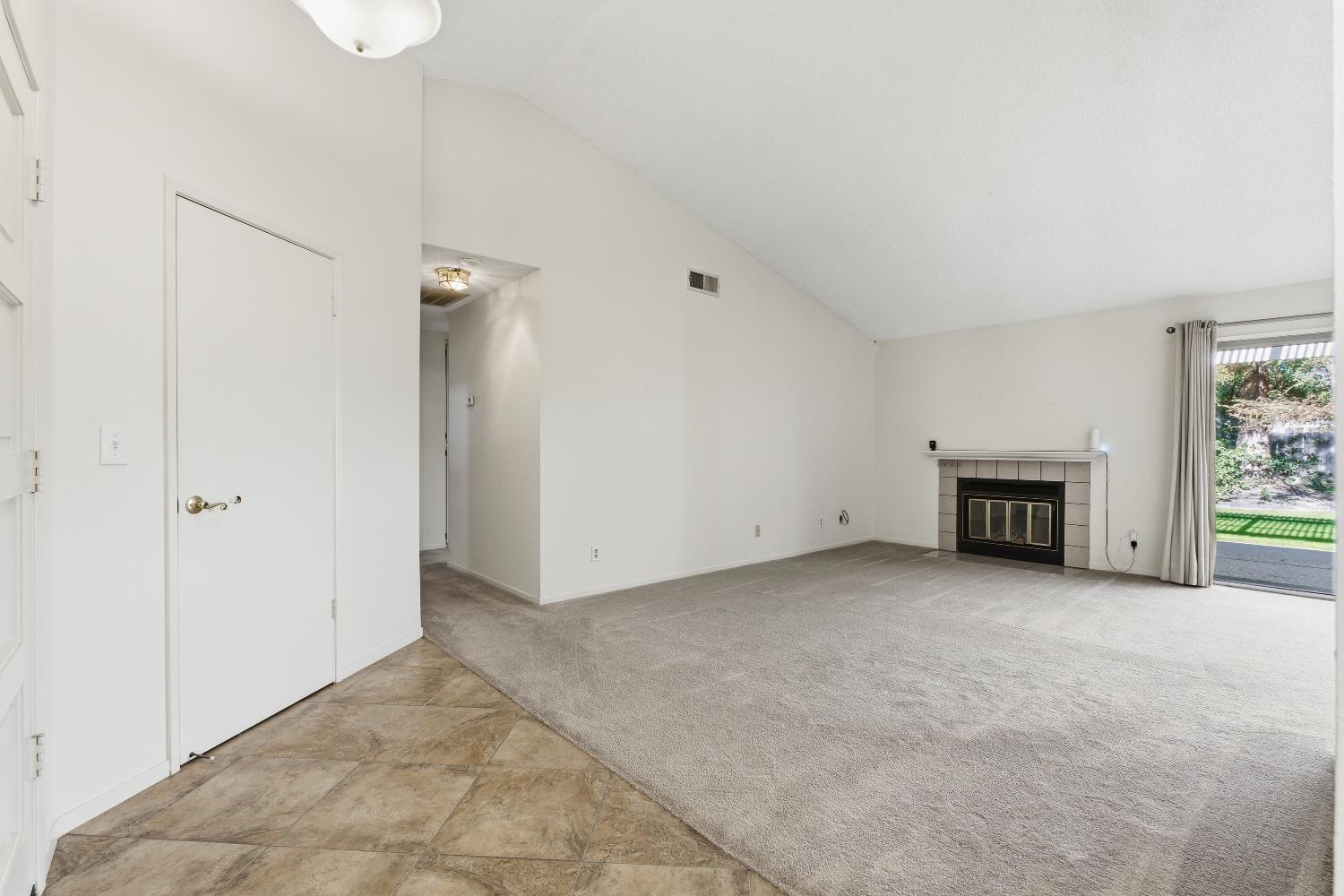 3282 W Spruce Ave, Fresno, CA 93711