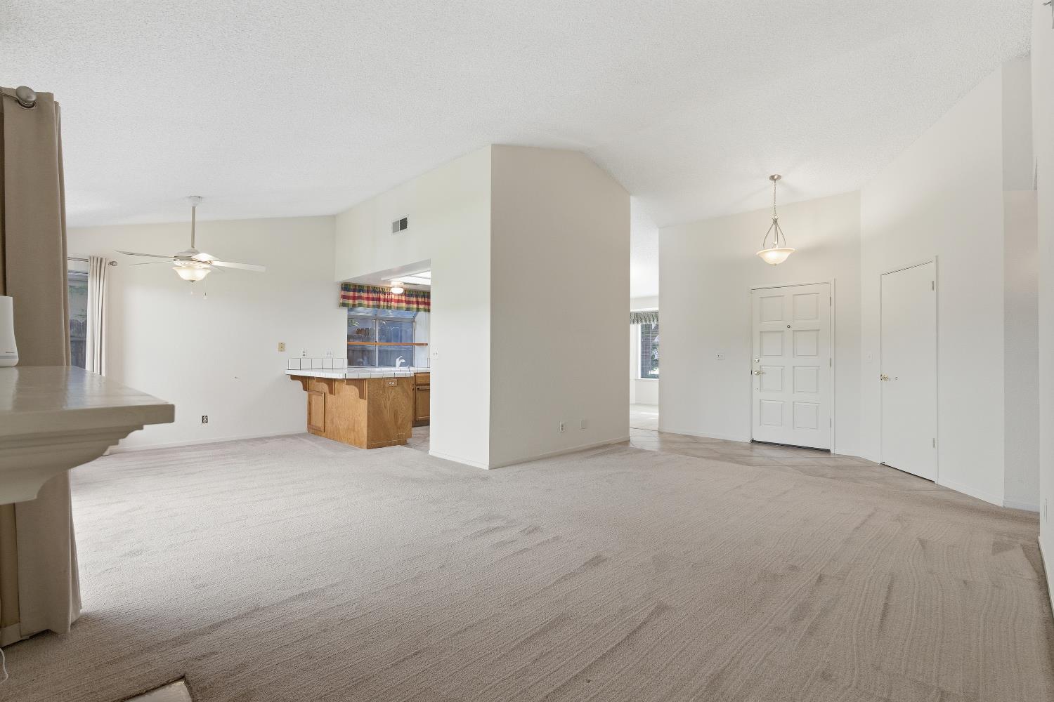 3282 W Spruce Ave, Fresno, CA 93711